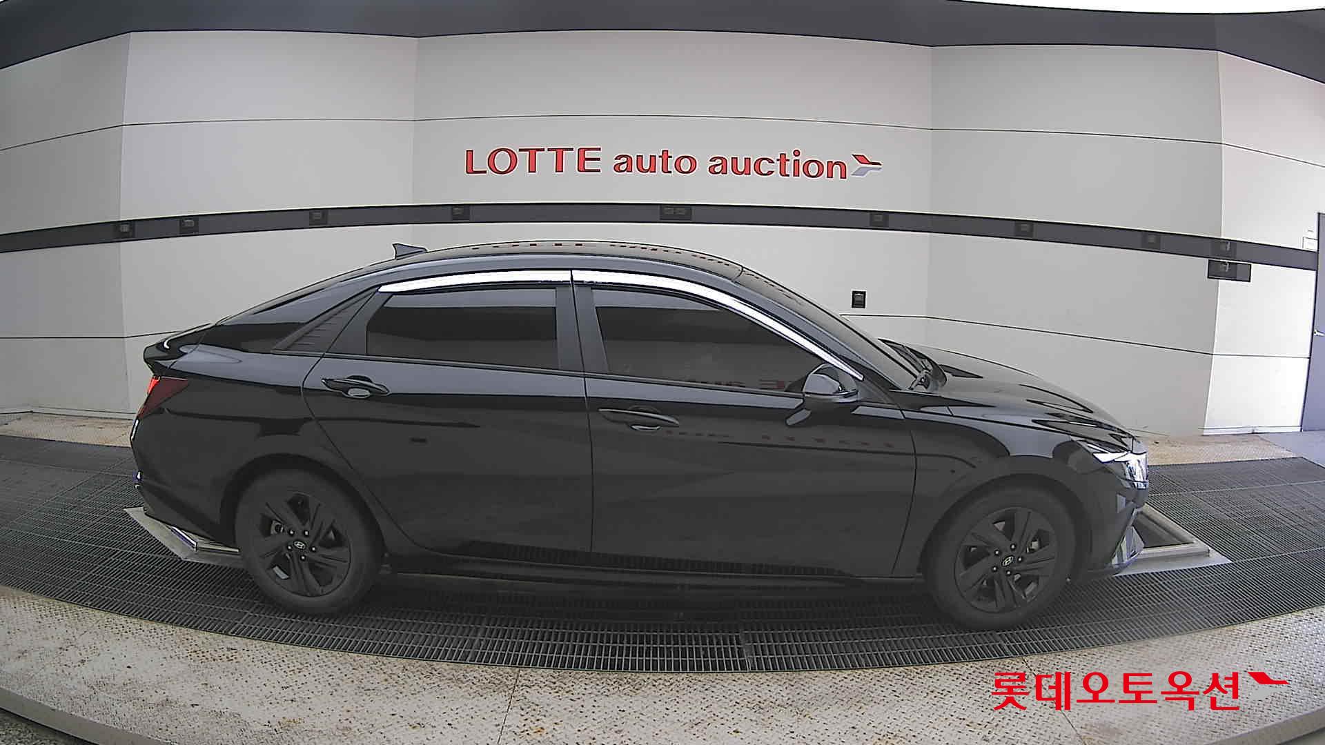 Hyundai Elantra - 21