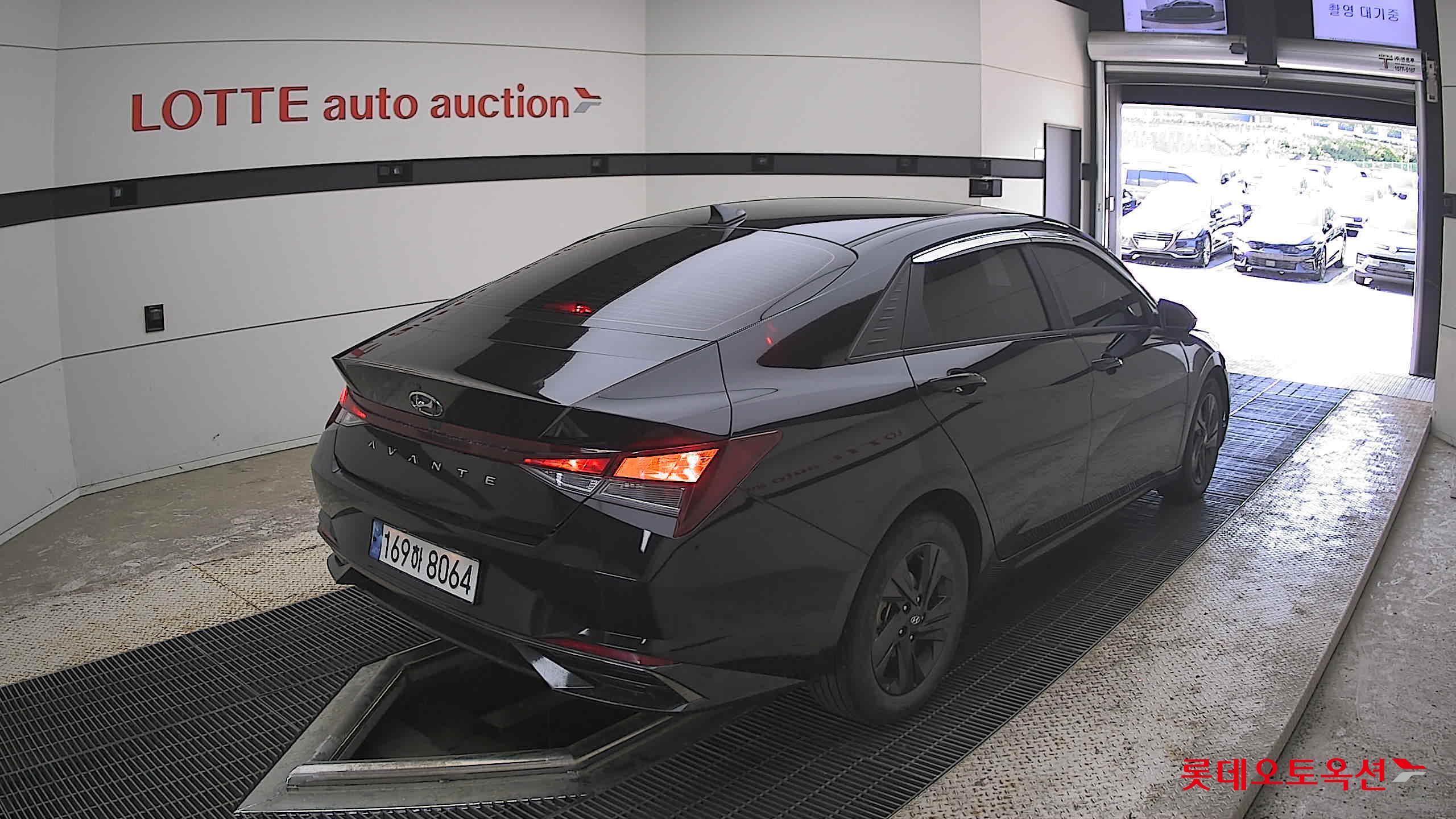 Hyundai Elantra - 5
