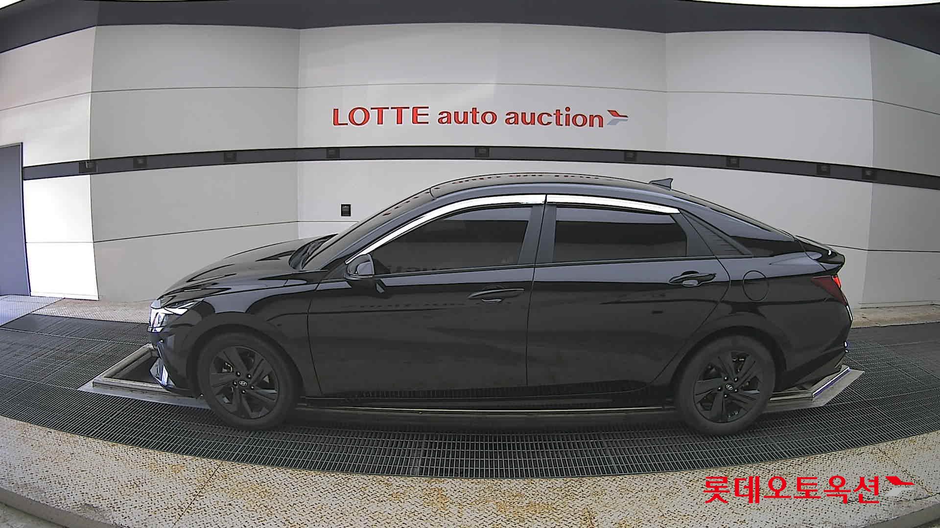 Hyundai Elantra - 13