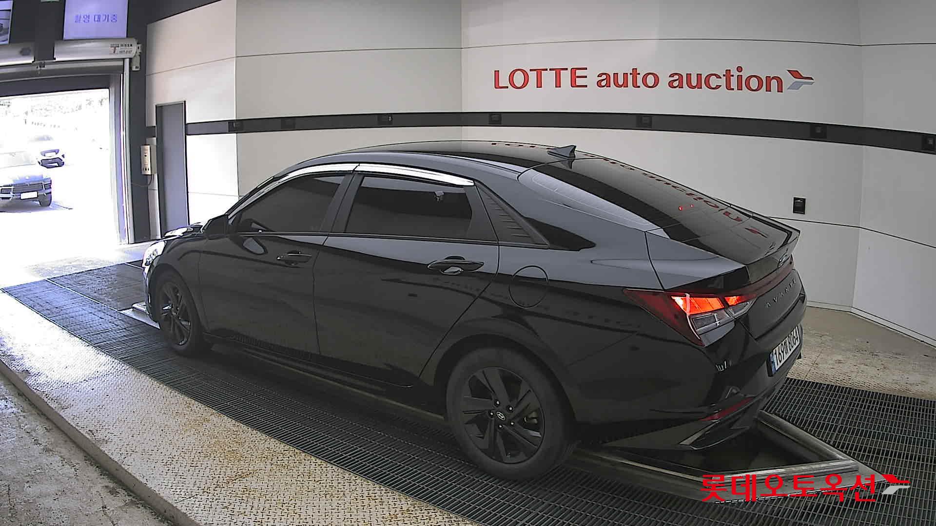Hyundai Elantra - 15