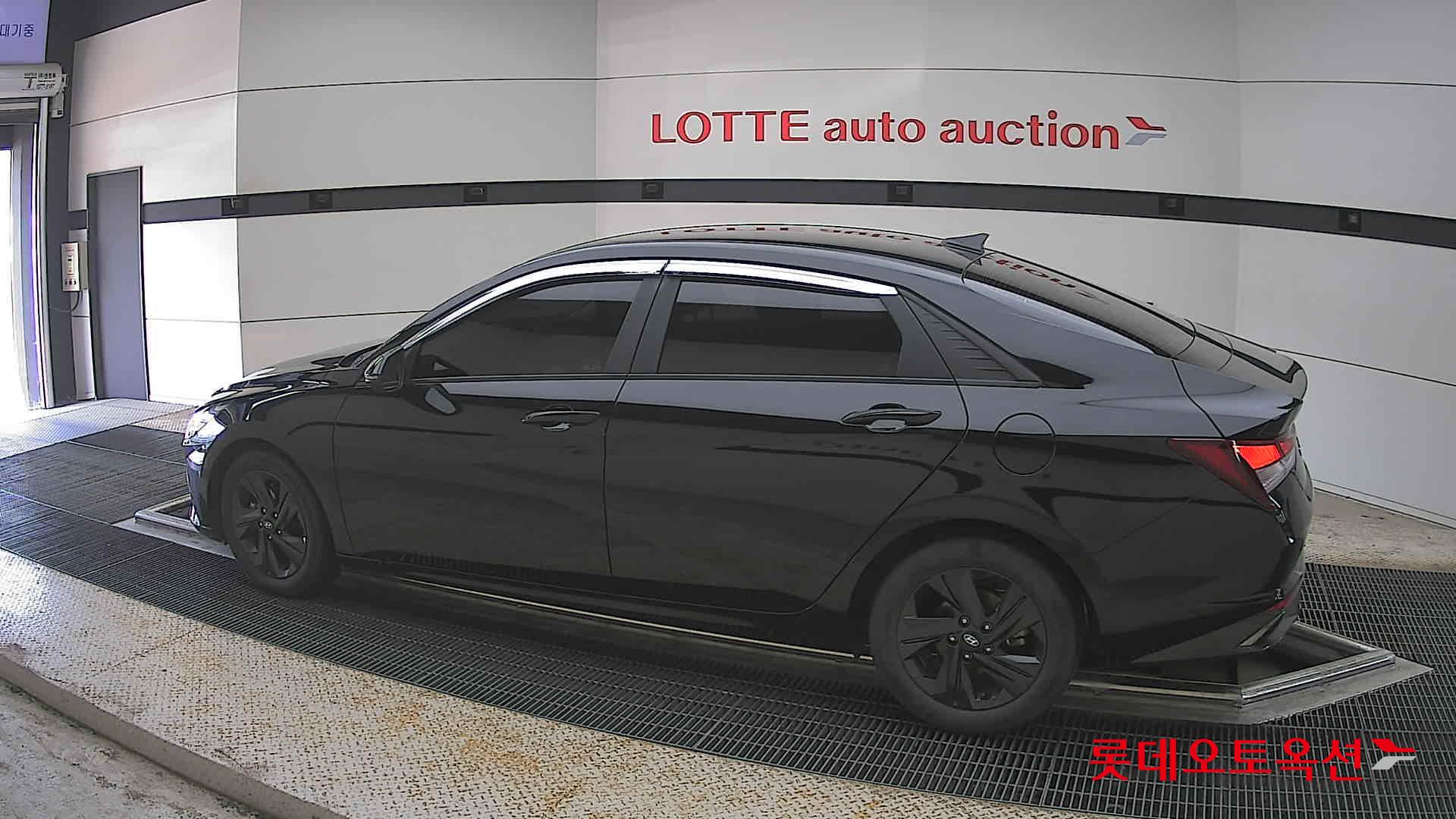 Hyundai Elantra - 14