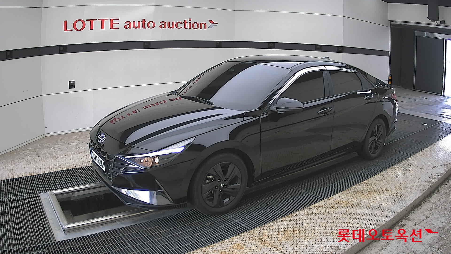 Hyundai Elantra - 11