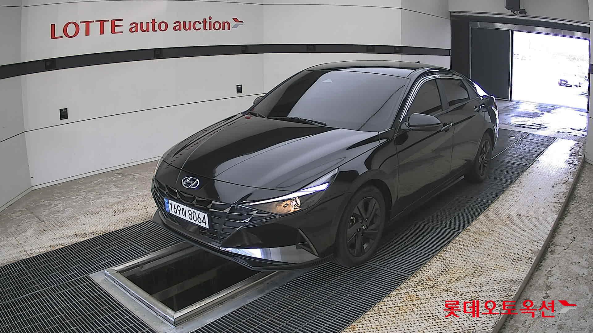 Hyundai Elantra - 3