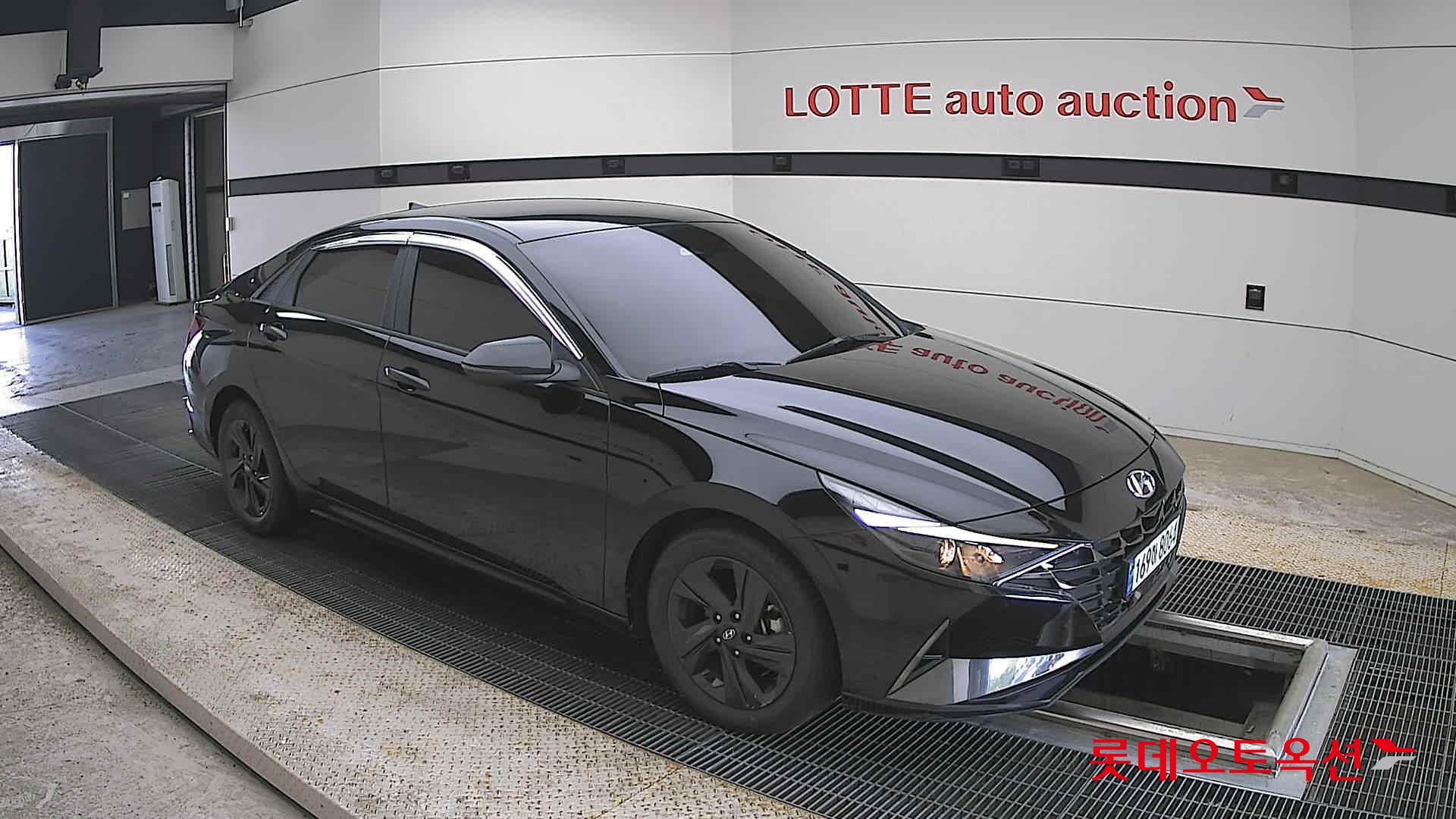 Hyundai Elantra - 23