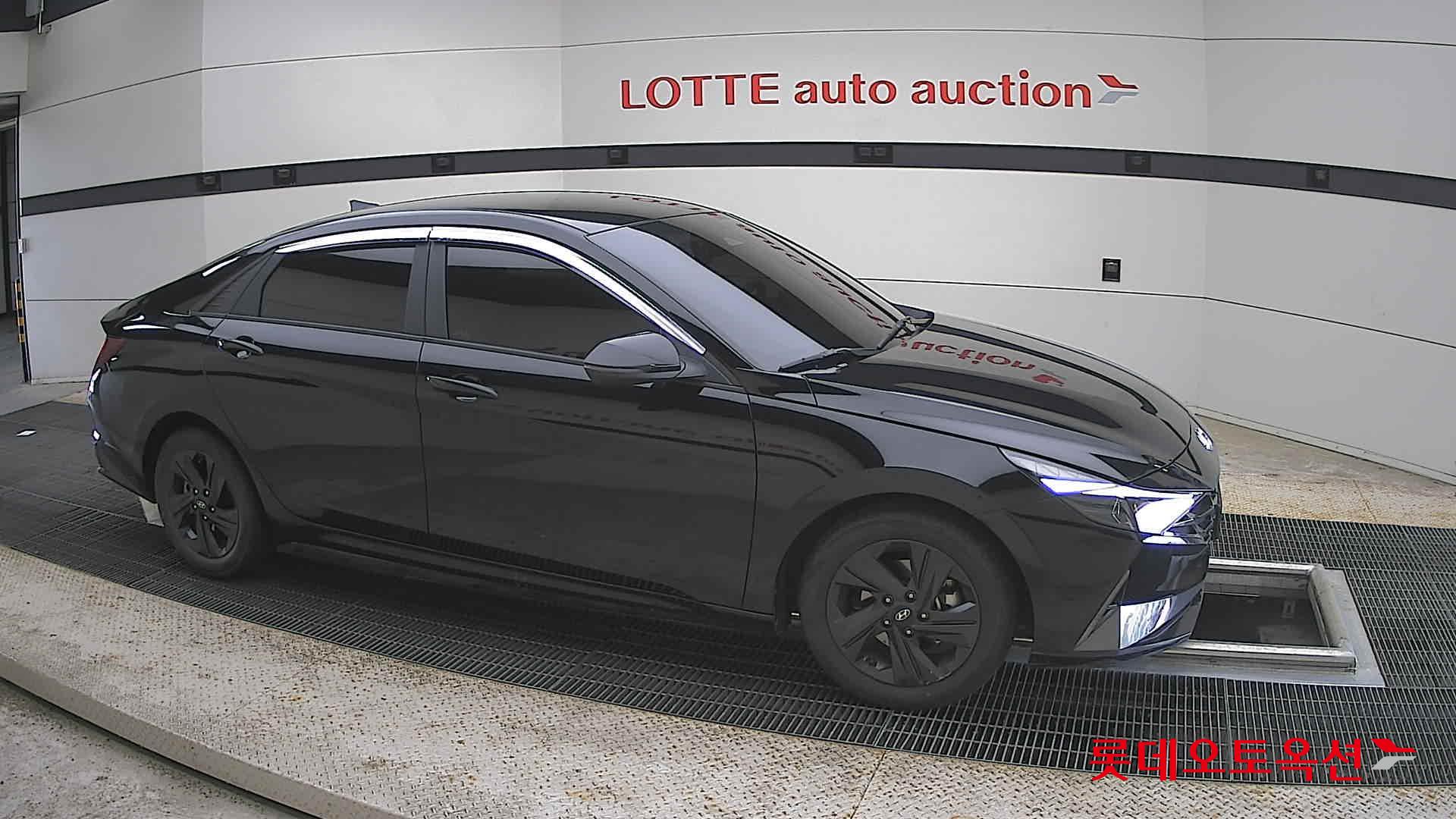Hyundai Elantra - 22