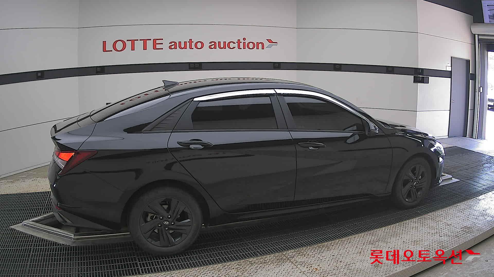 Hyundai Elantra - 20