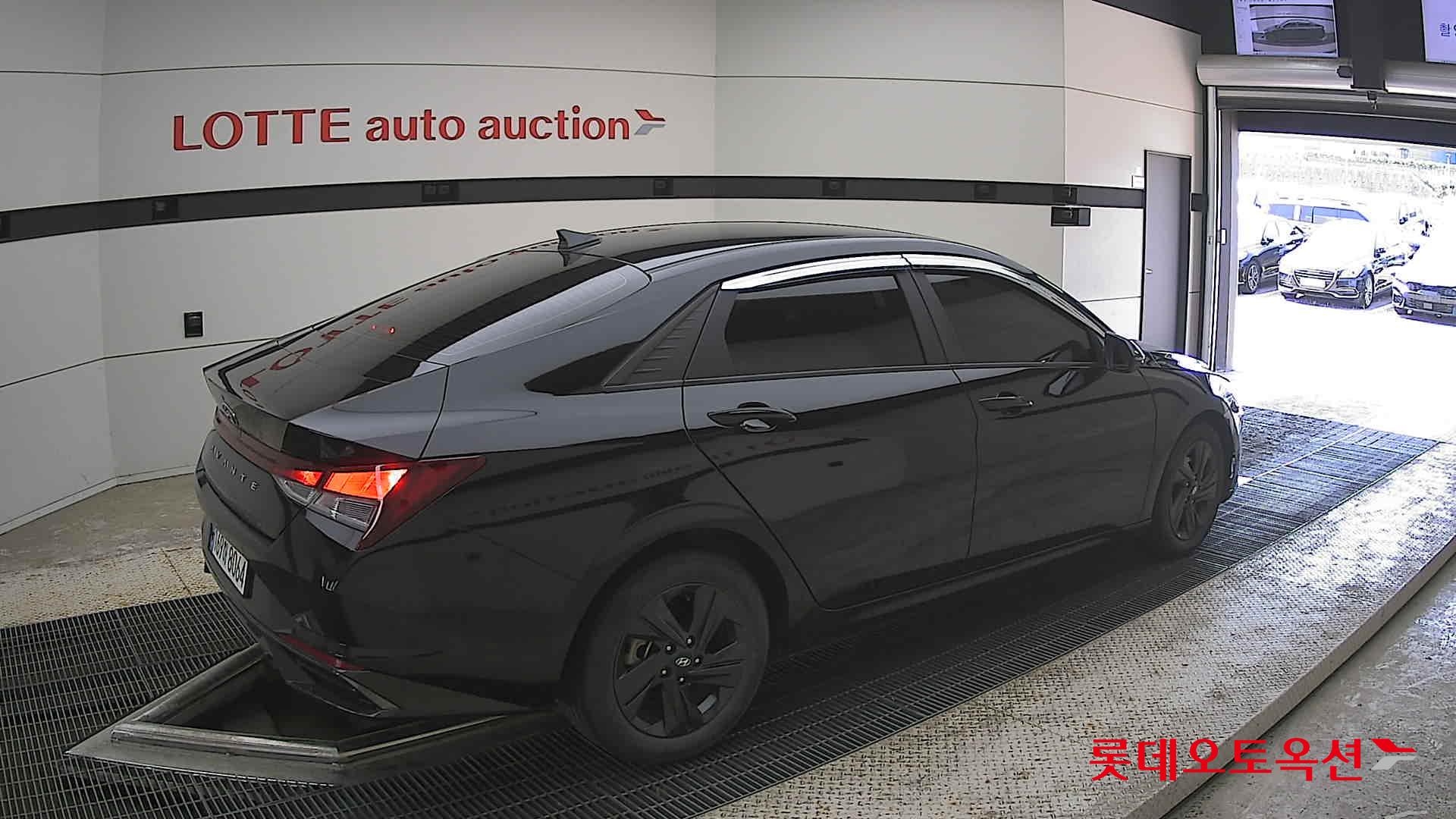 Hyundai Elantra - 19