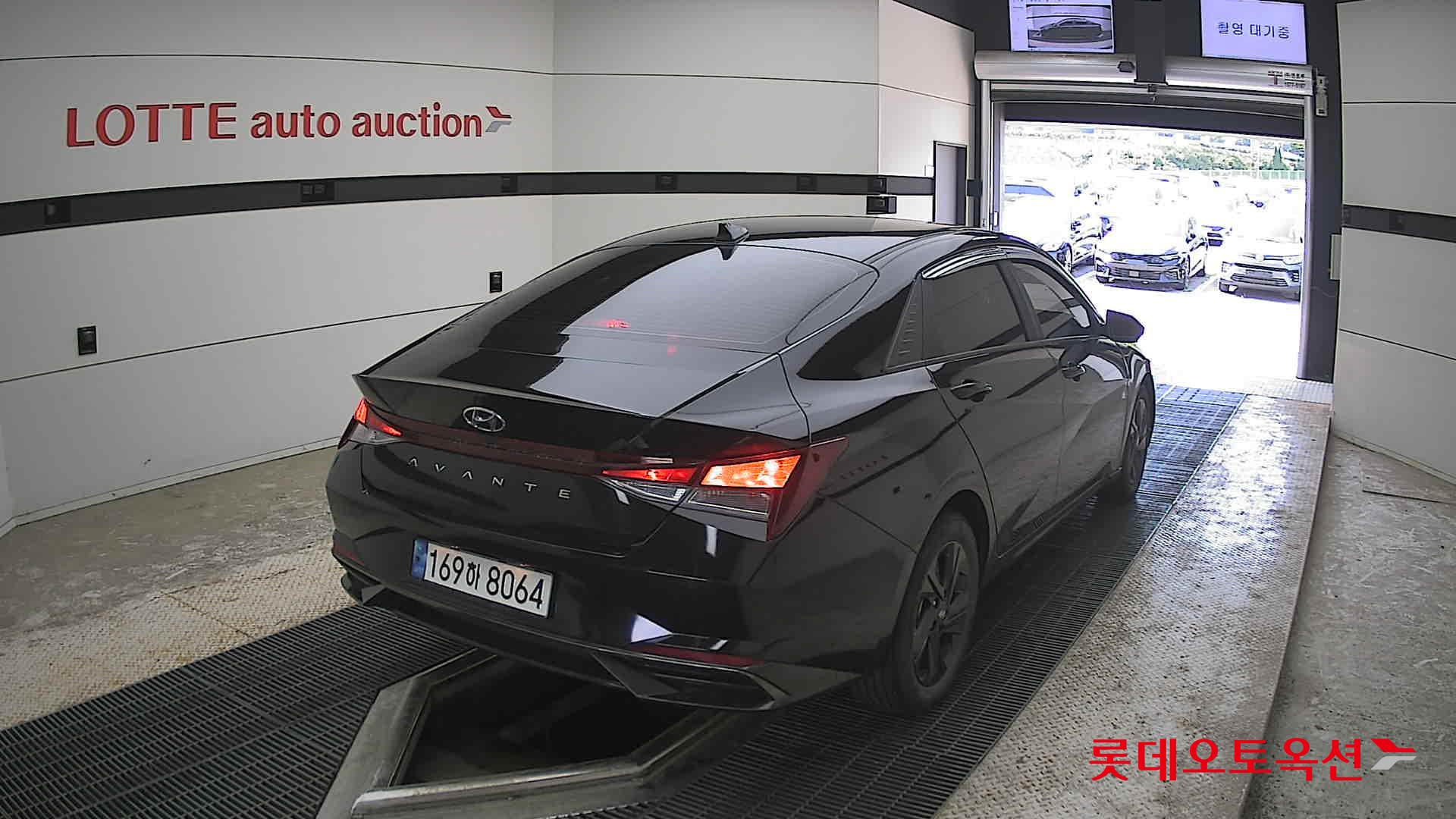 Hyundai Elantra - 18