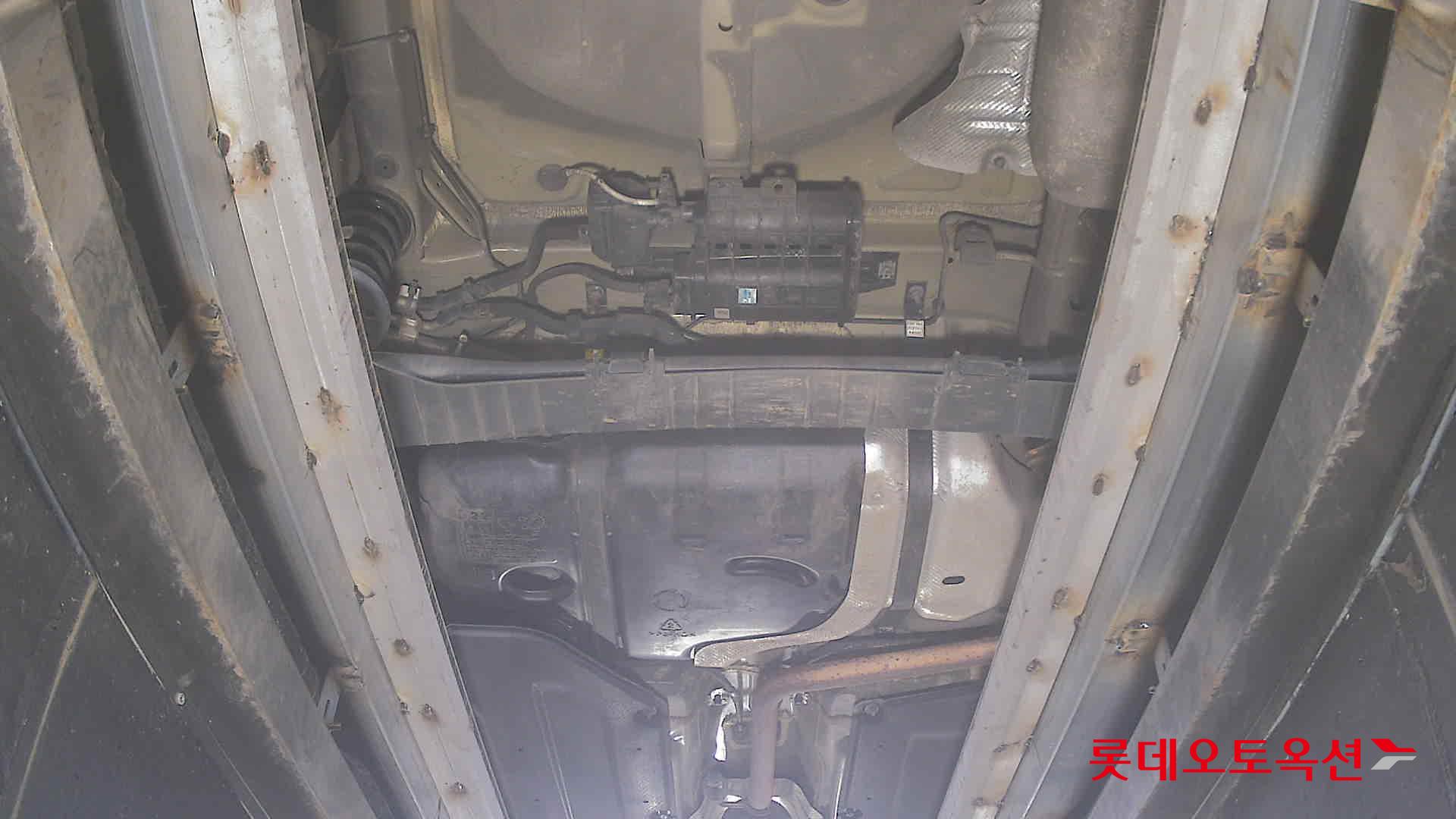 Hyundai Elantra - 2
