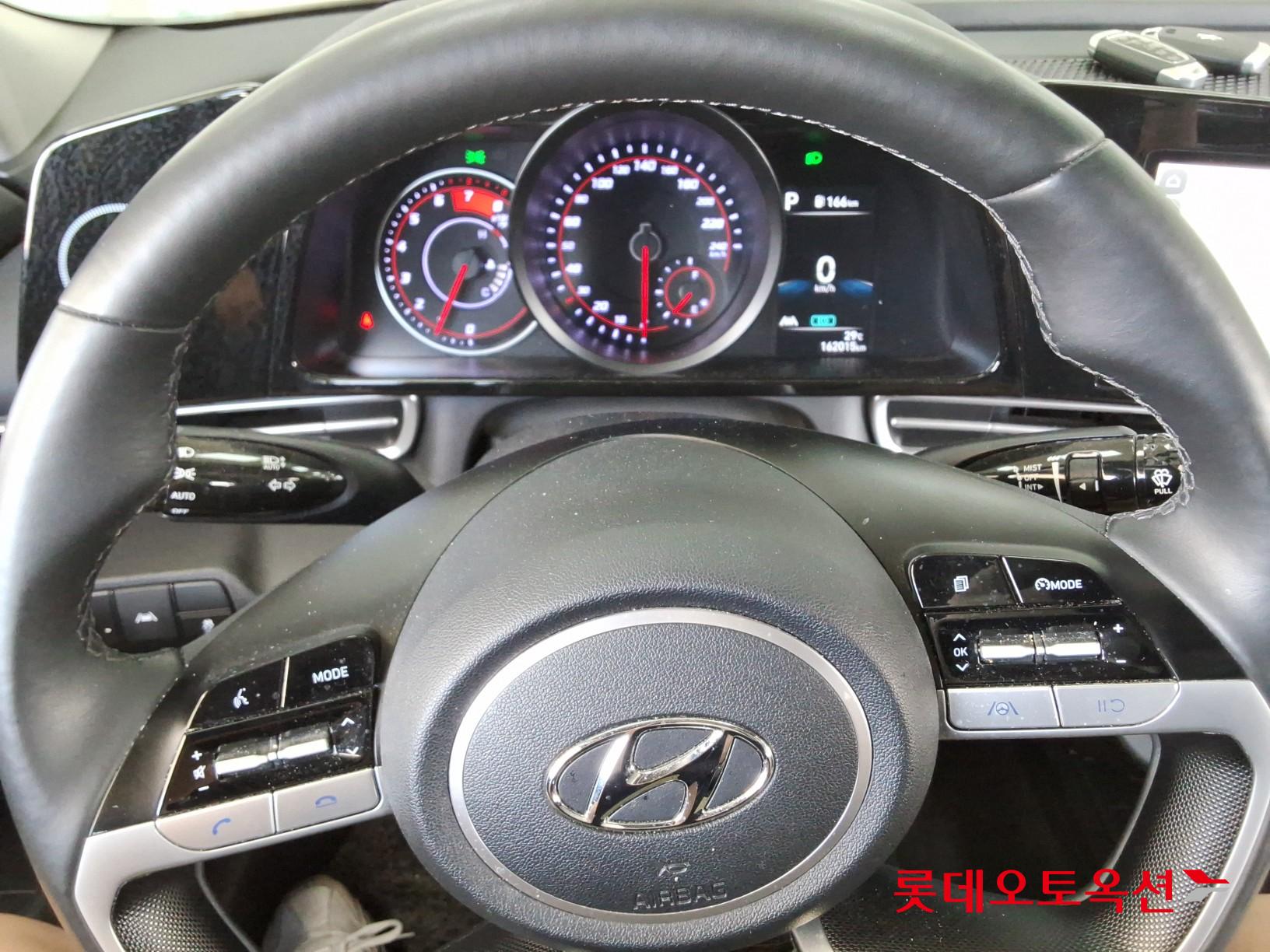 Hyundai Elantra - 30