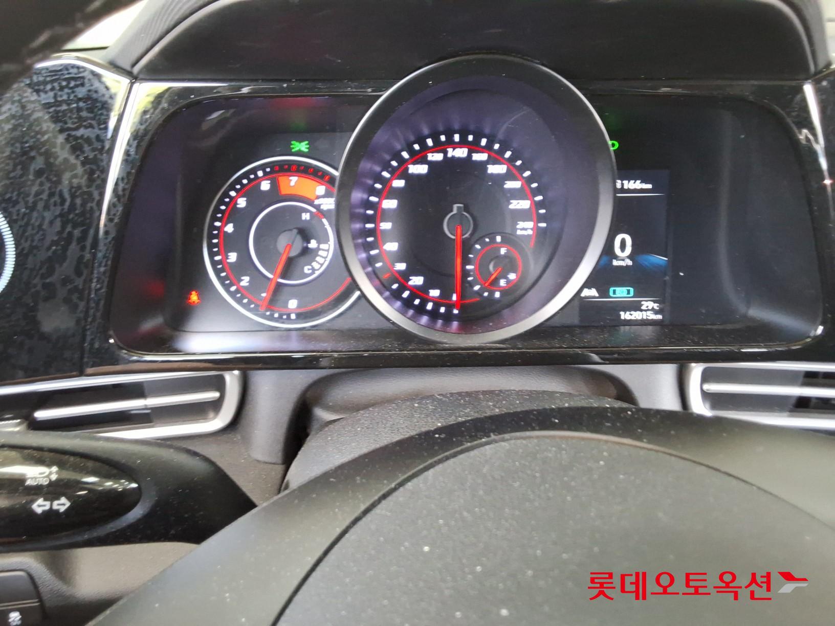 Hyundai Elantra - 35