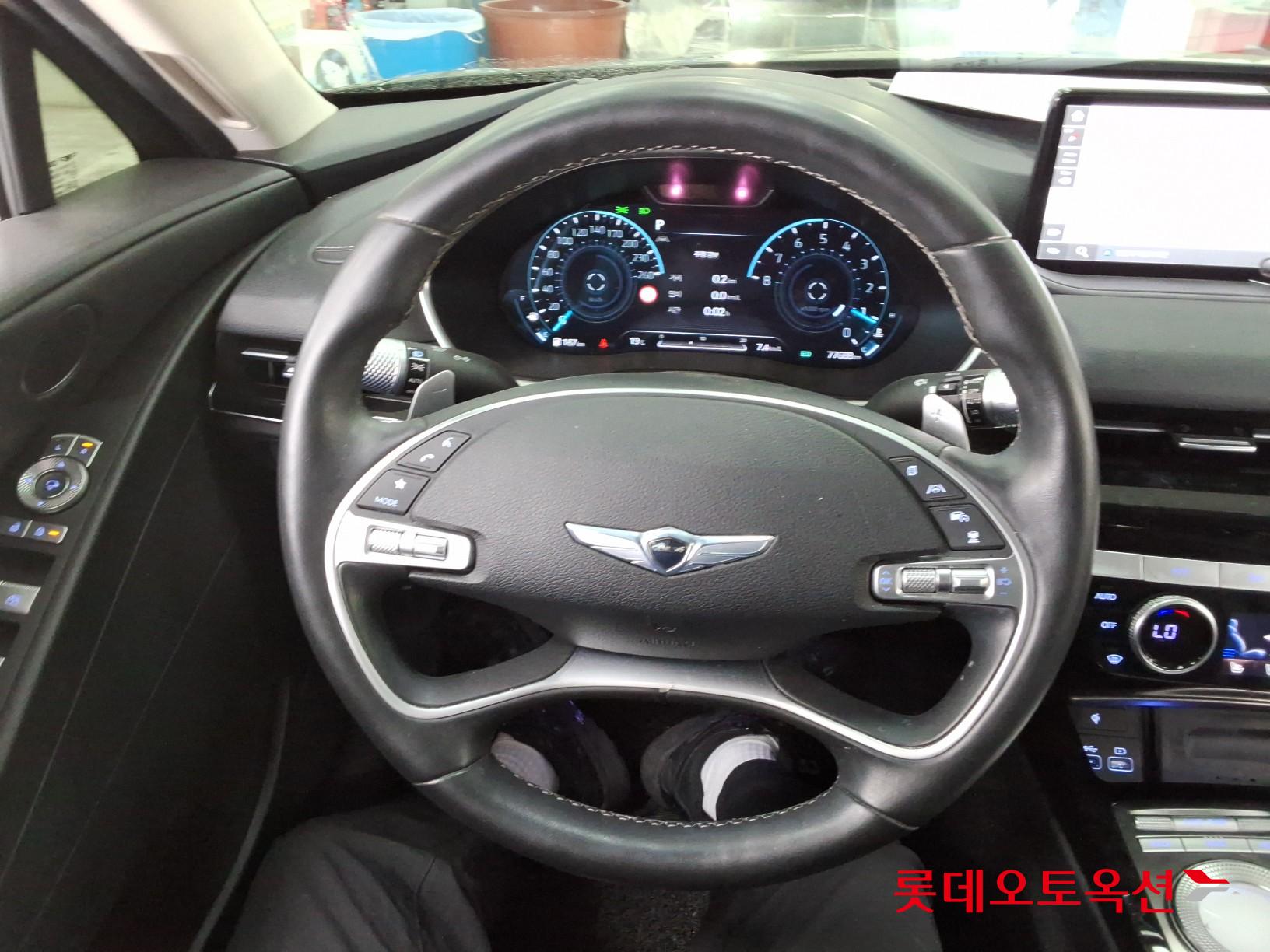 Genesis G80 - 30