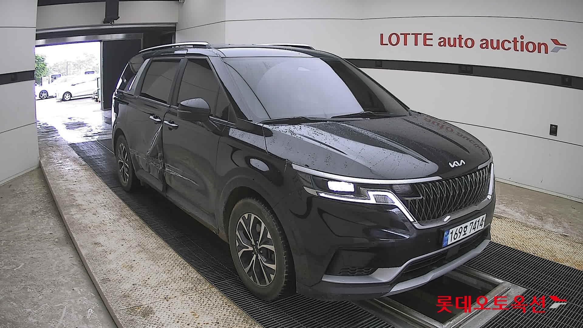 Kia Carnival - 6