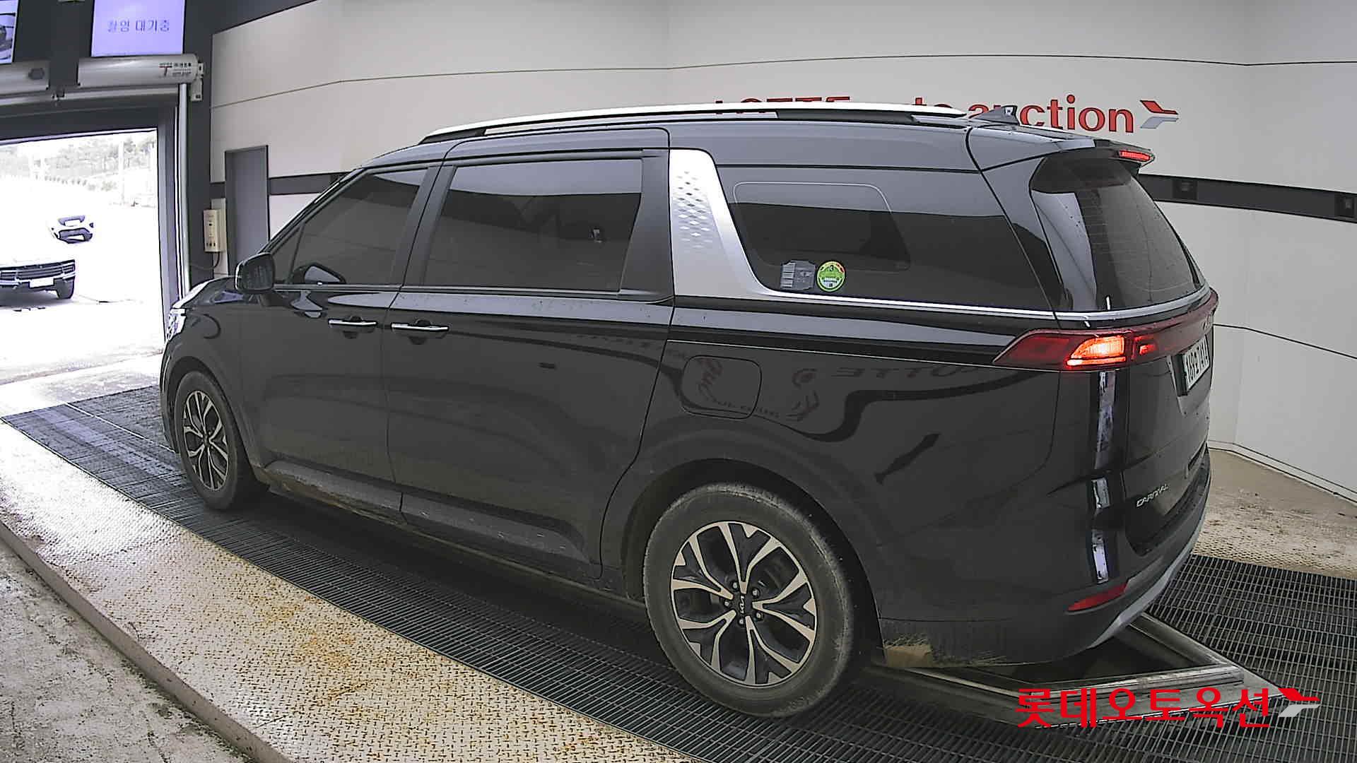 Kia Carnival - 15