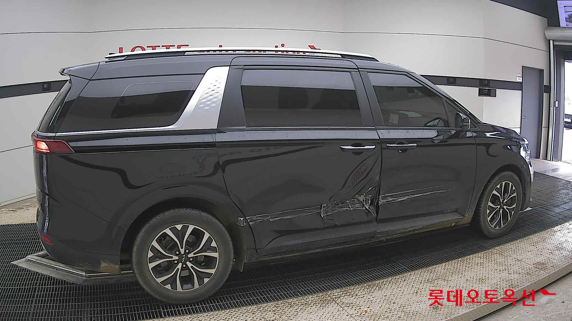 Kia Carnival - 20