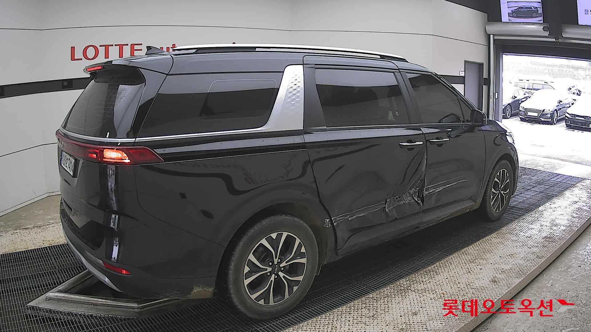 Kia Carnival - 19