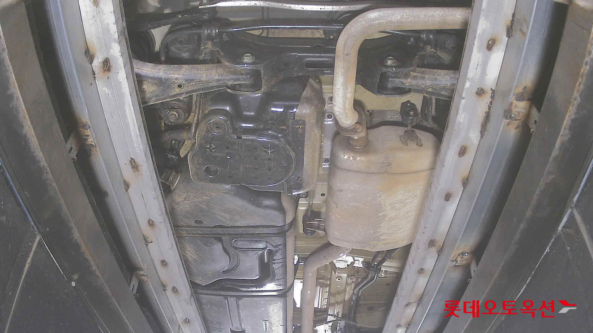 Kia Carnival - 2