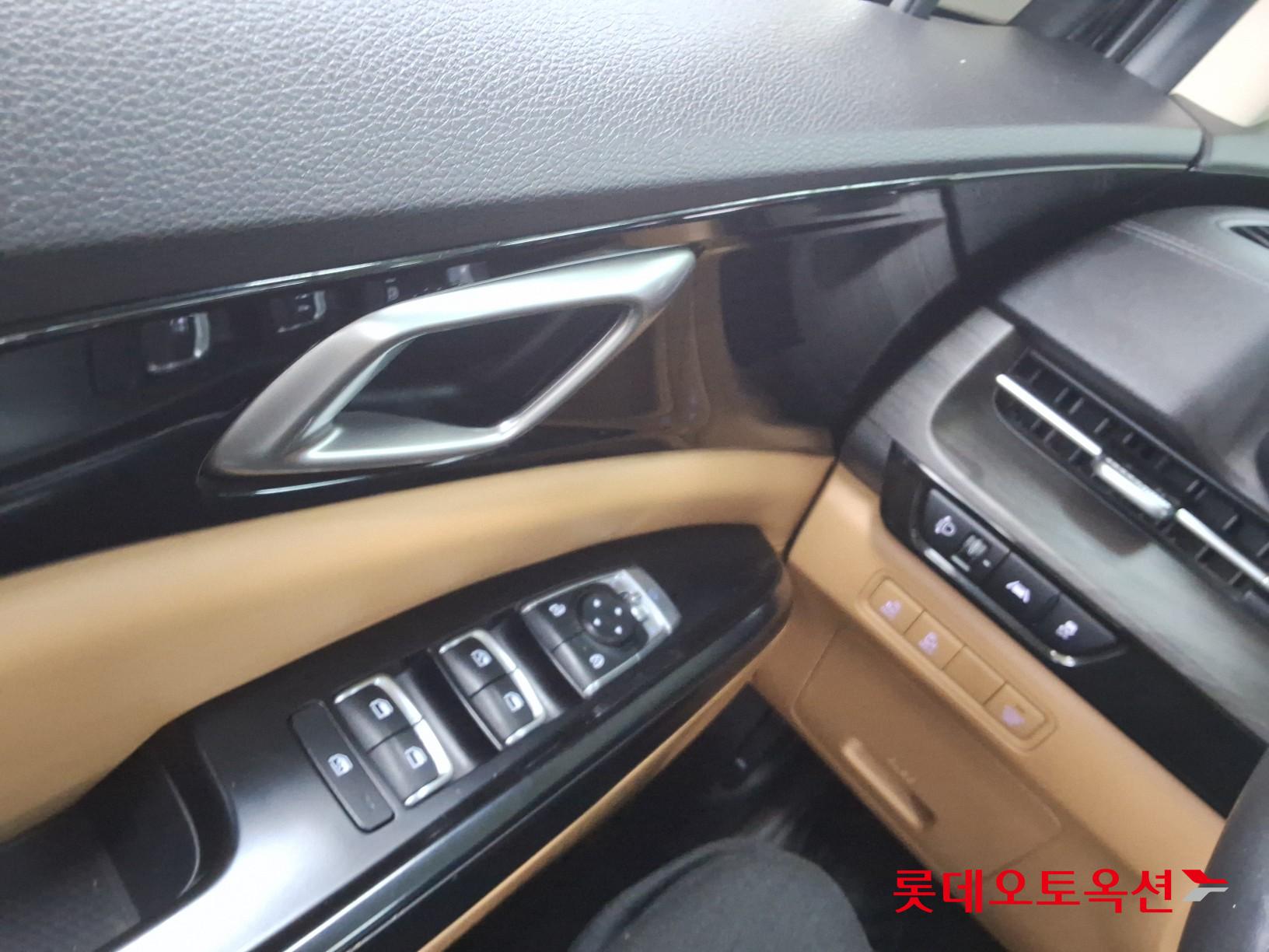 Kia Carnival - 29
