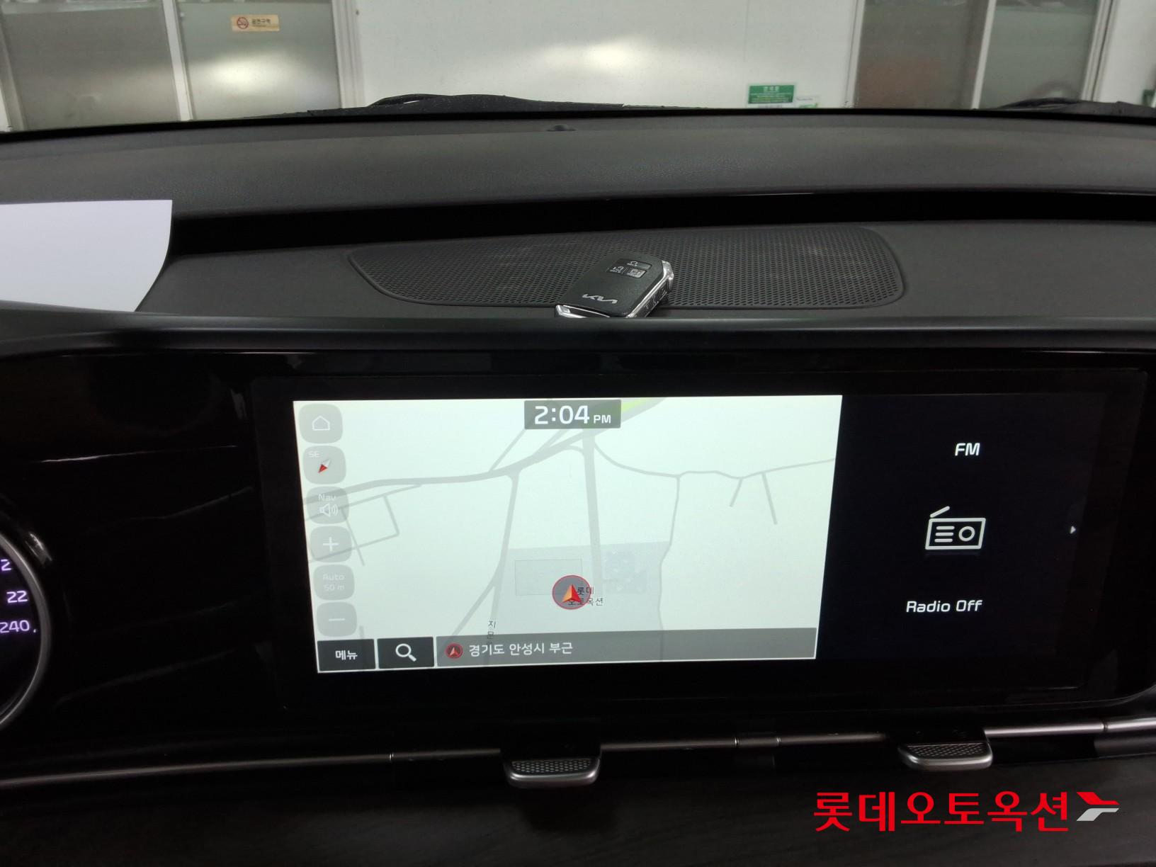 Kia Carnival - 32