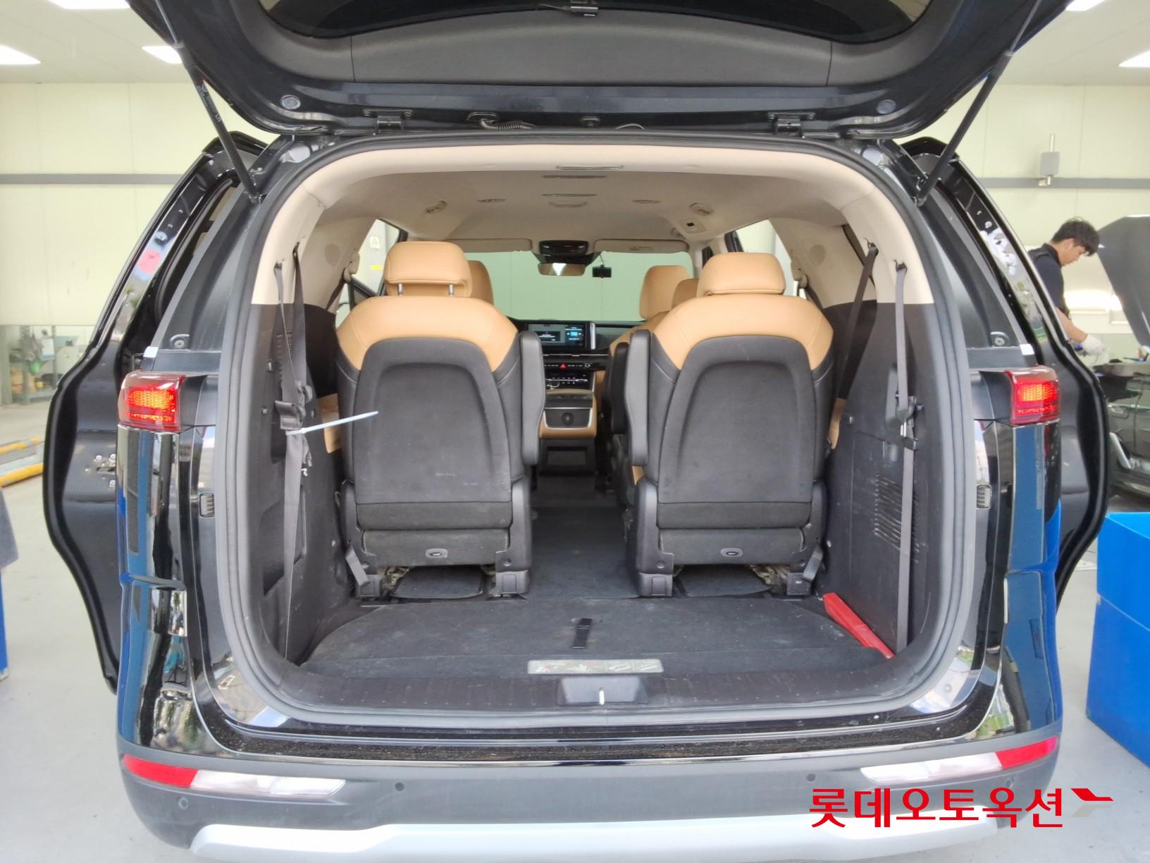 2023 - kia carnival