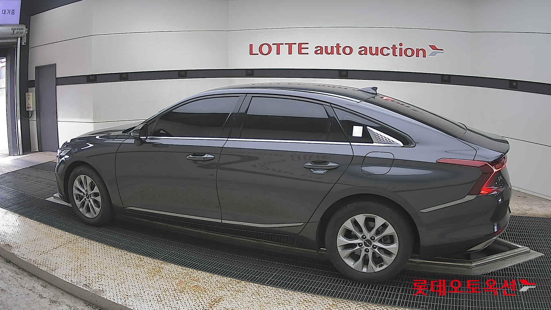 Kia K8 - 14