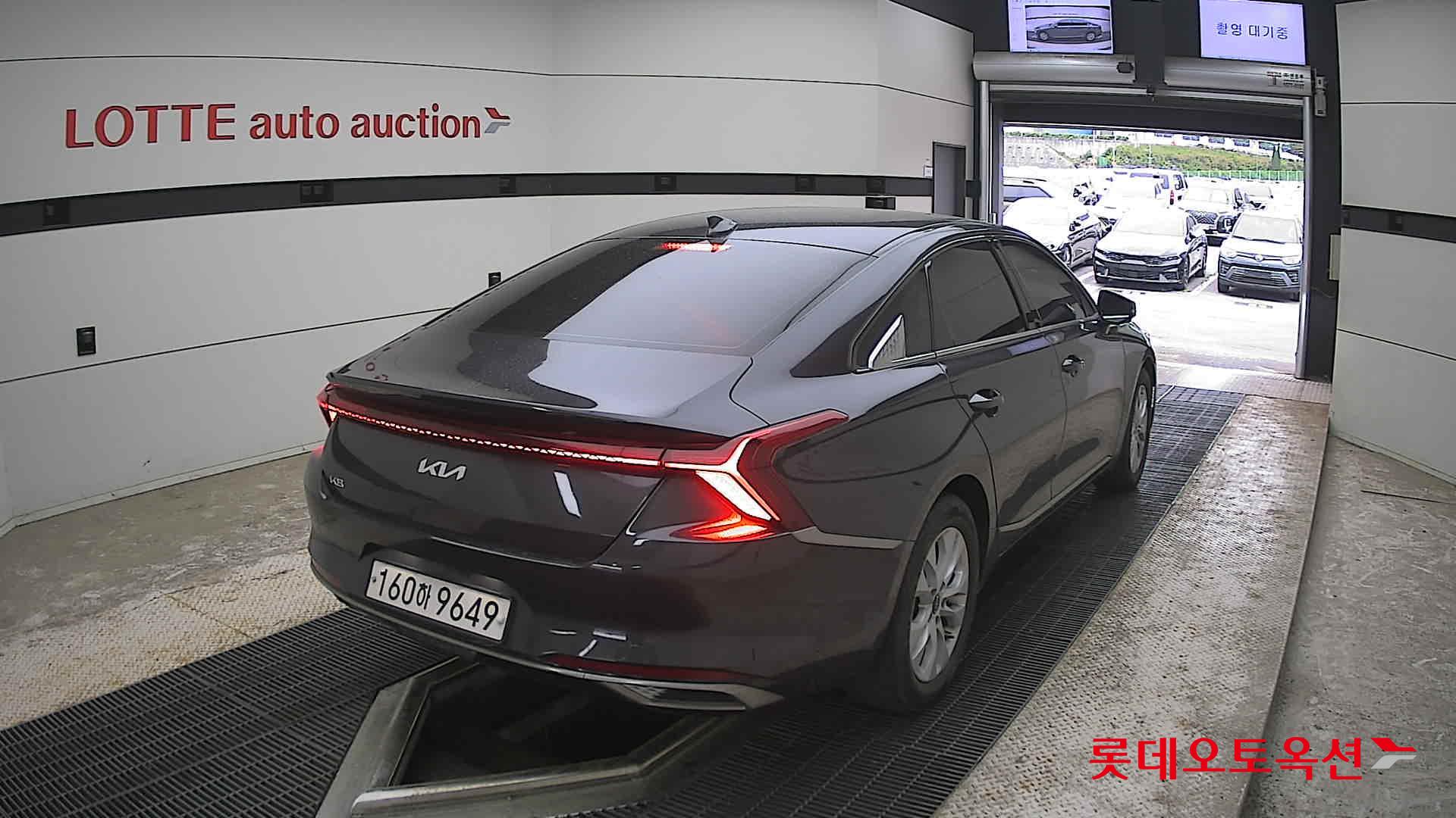 Kia K8 - 18