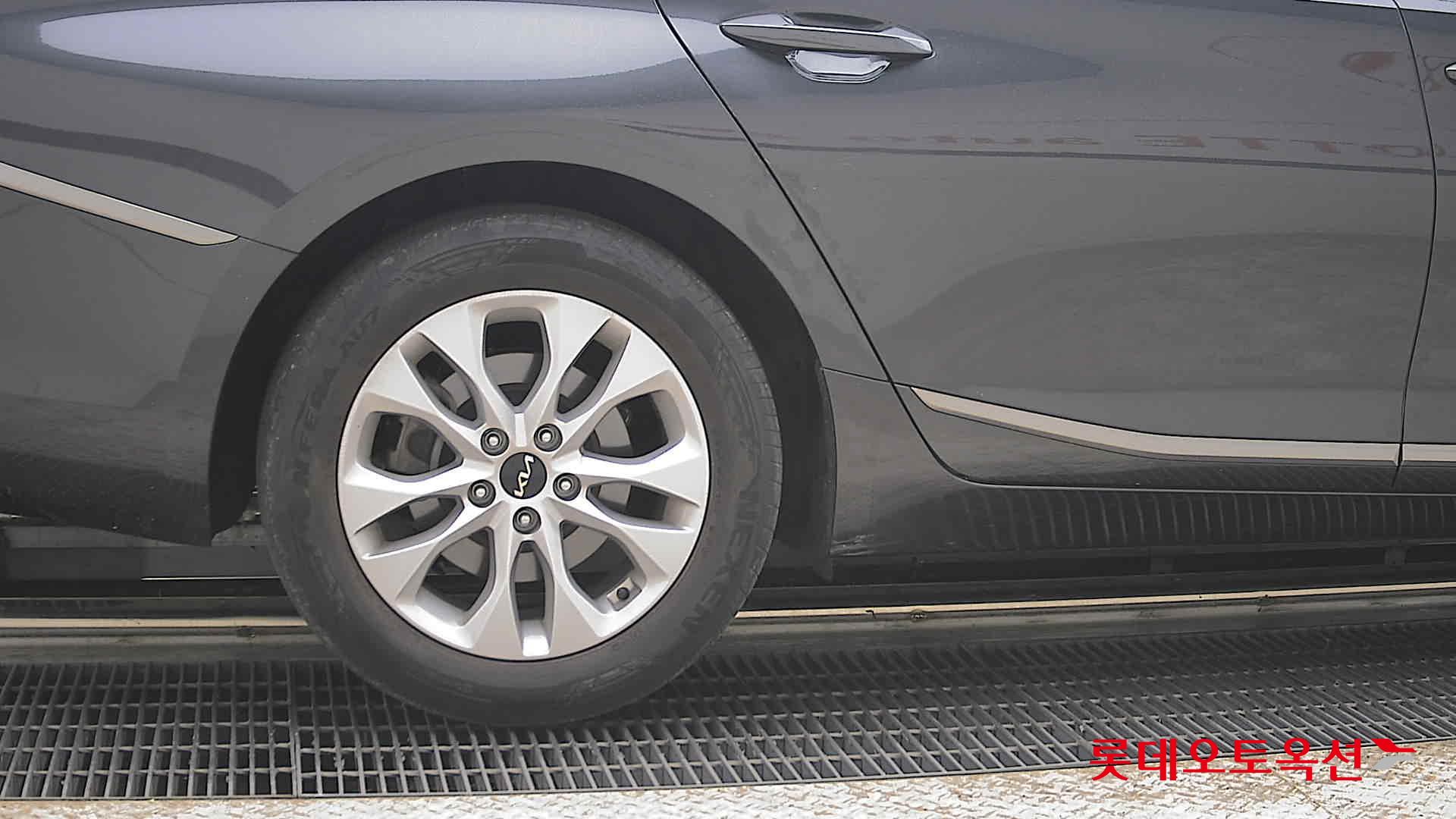 Kia K8 - 28