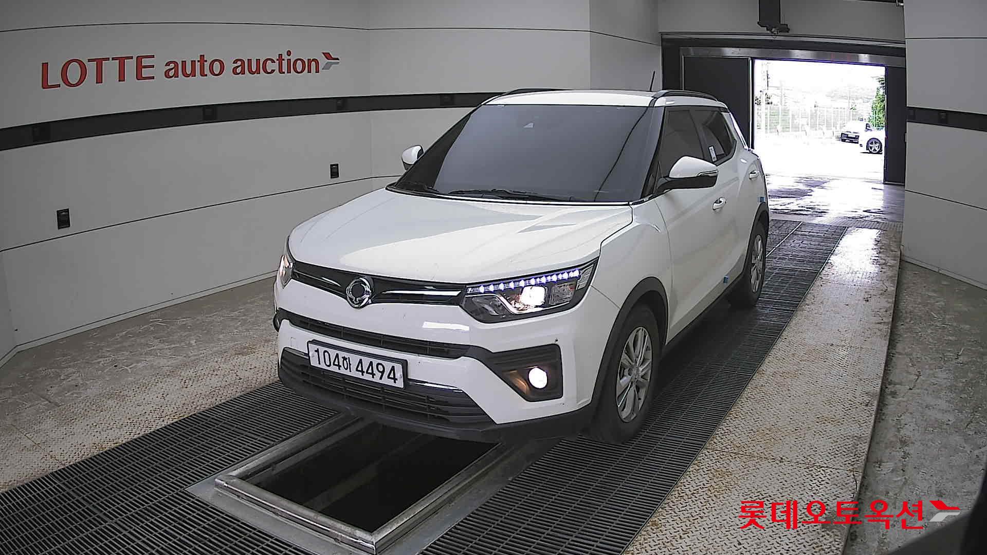 KG Mobility Tivoli - 10