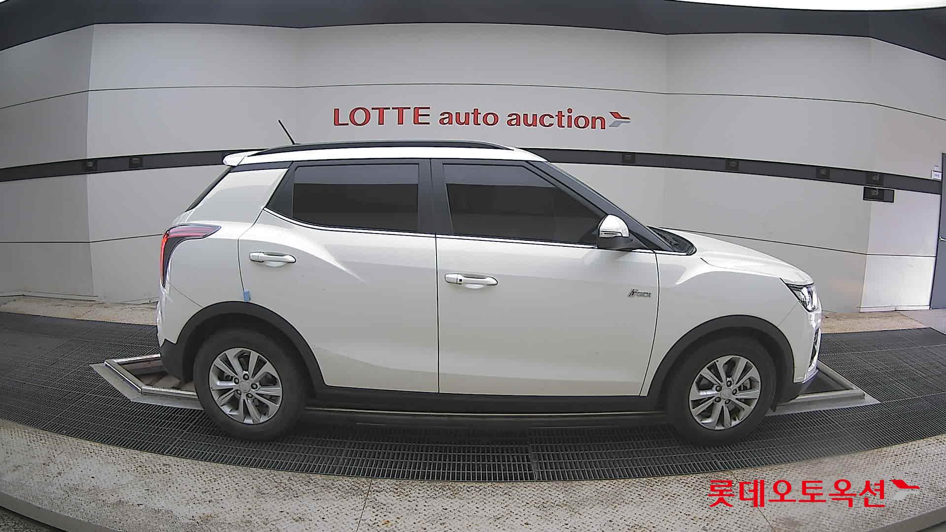 KG Mobility Tivoli - 21