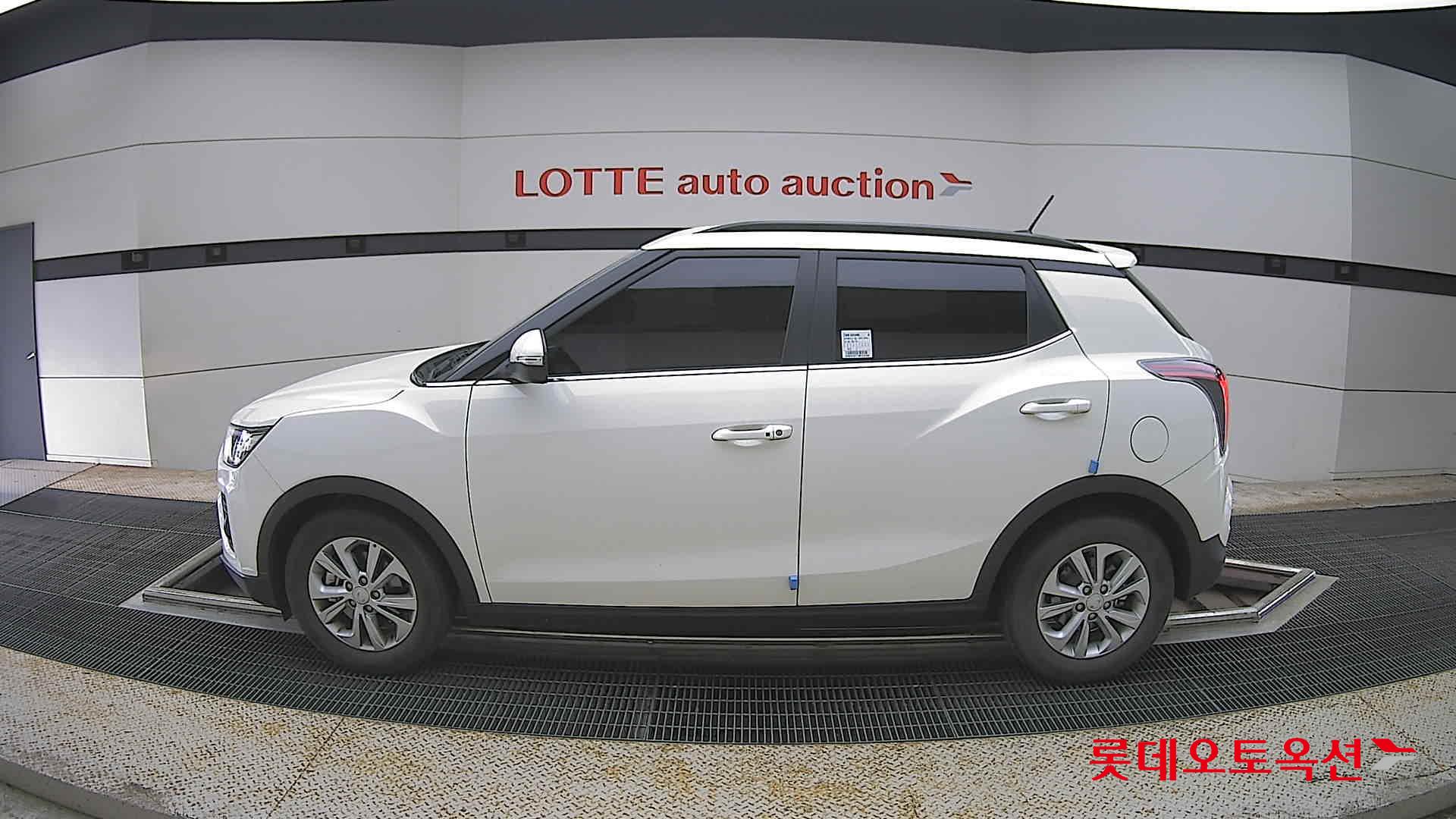 KG Mobility Tivoli - 13
