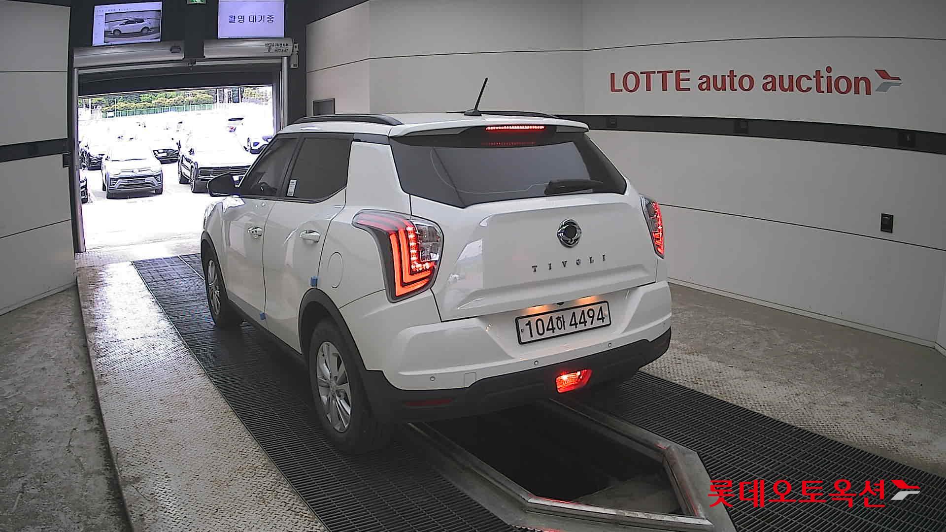 KG Mobility Tivoli - 16