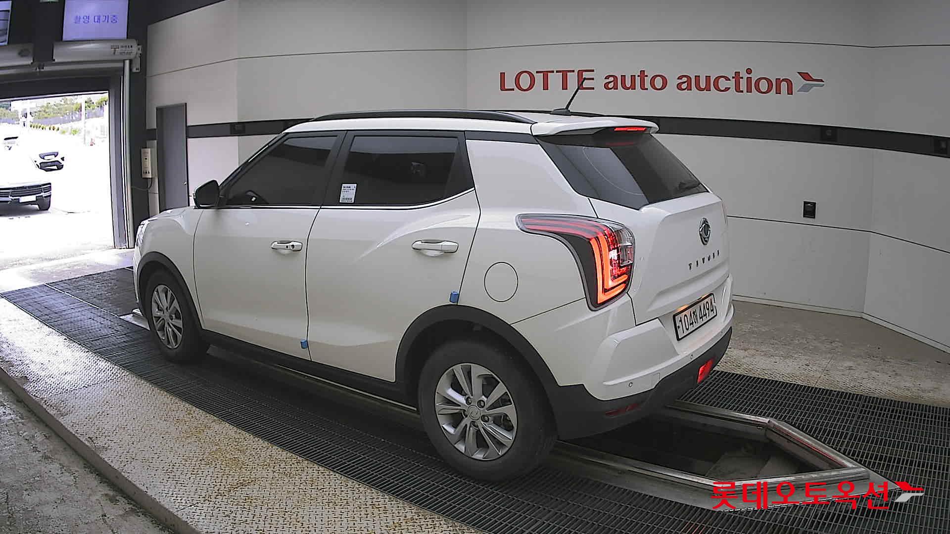 KG Mobility Tivoli - 15