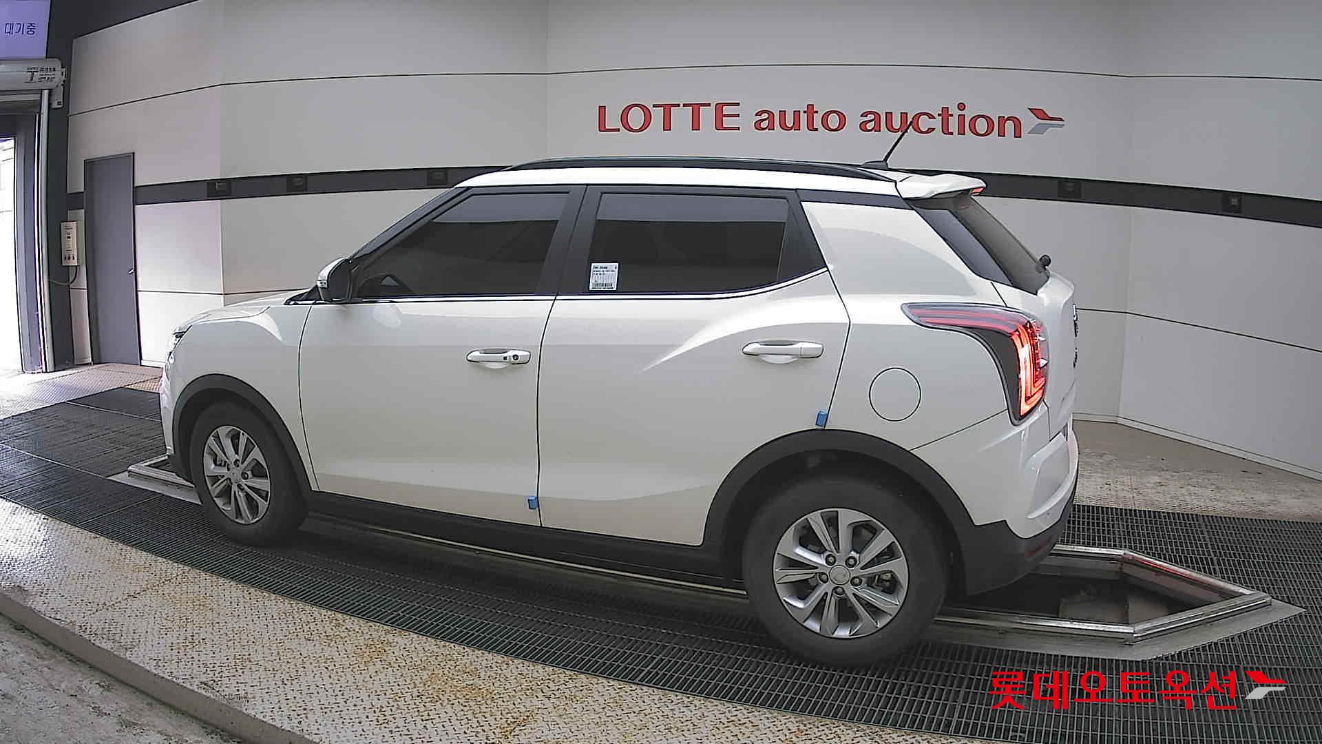 KG Mobility Tivoli - 14