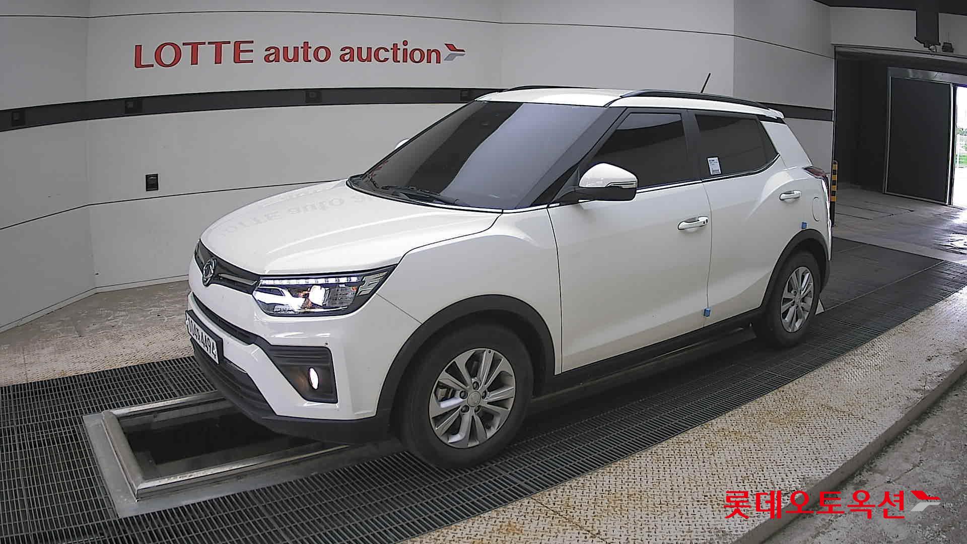 KG Mobility Tivoli - 11