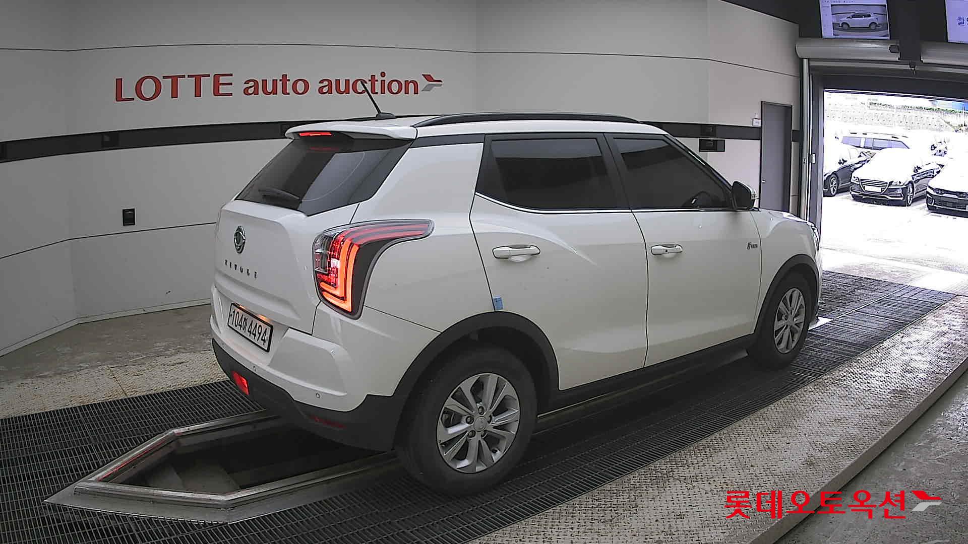 KG Mobility Tivoli - 19