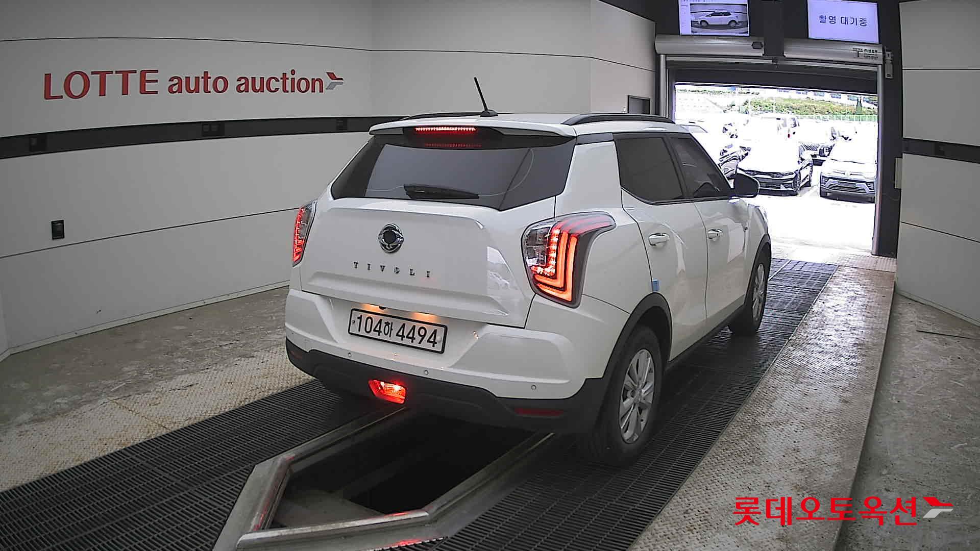 KG Mobility Tivoli - 18