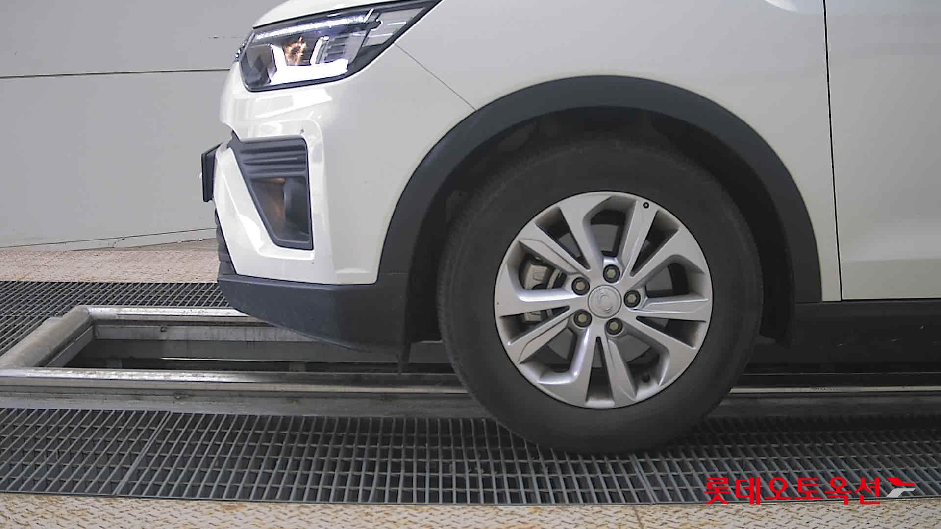 KG Mobility Tivoli - 25