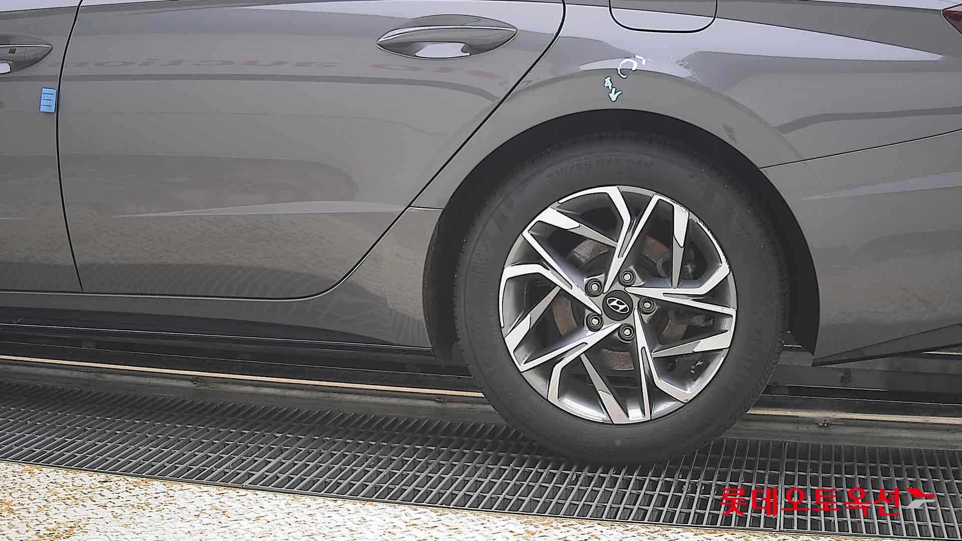 Hyundai Sonata - 26