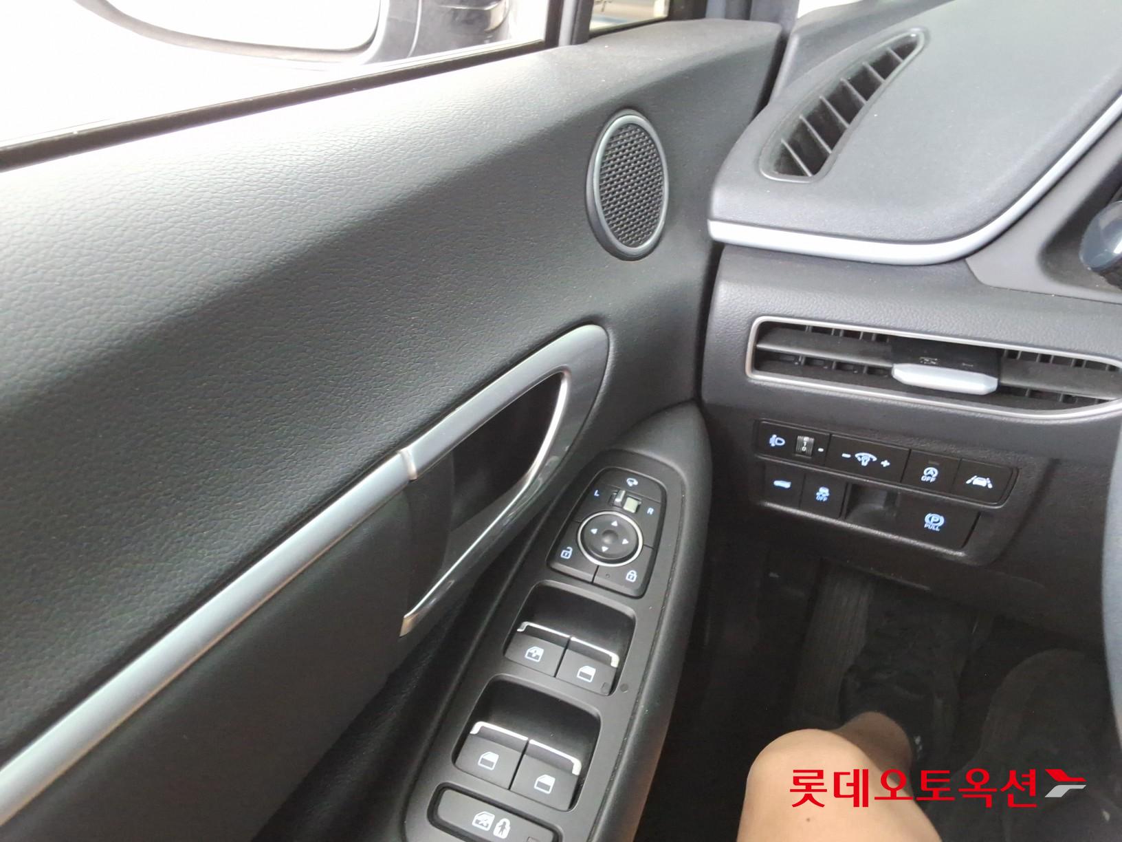 Hyundai Sonata - 29