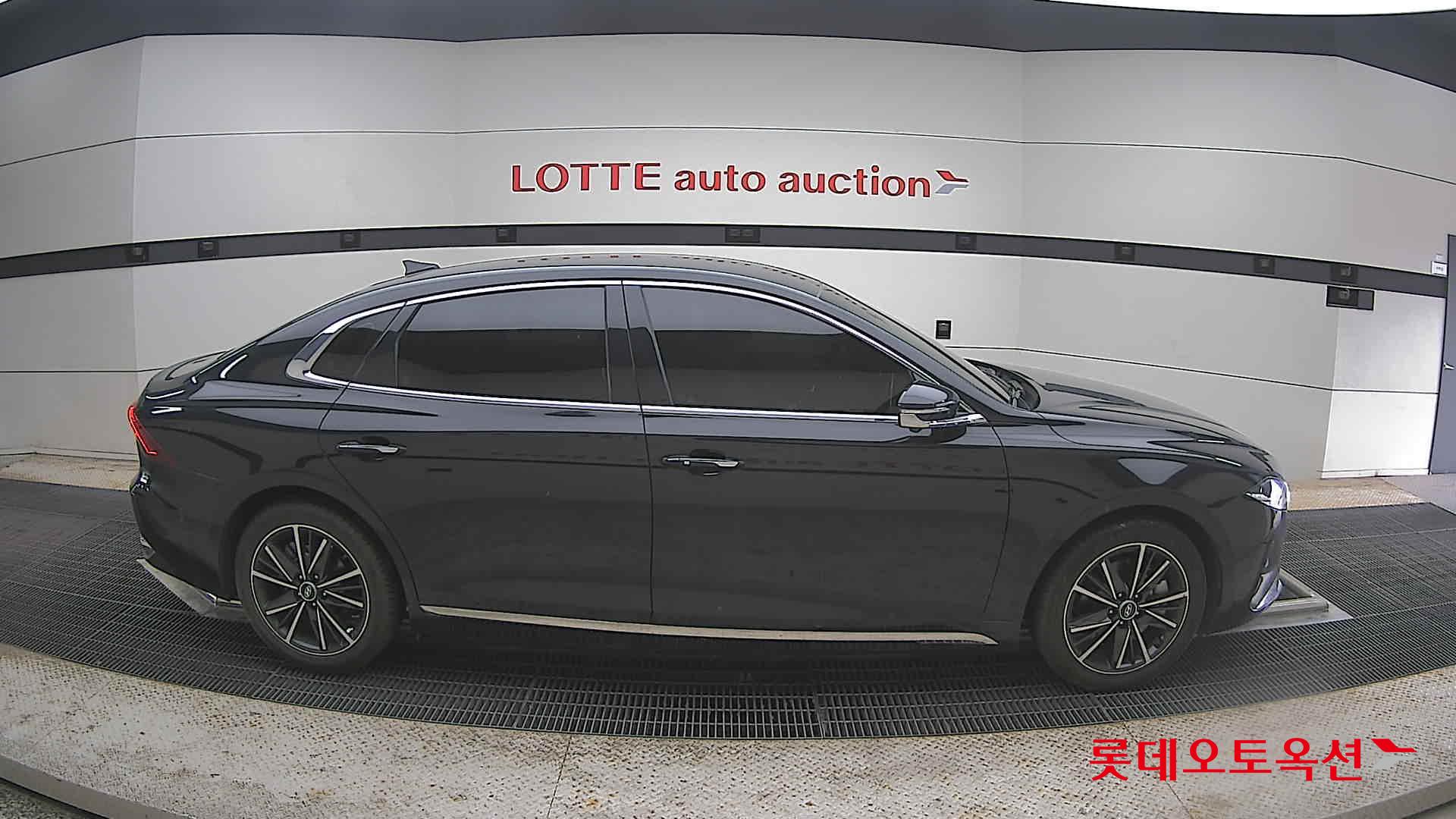 Hyundai Grandeur - 21