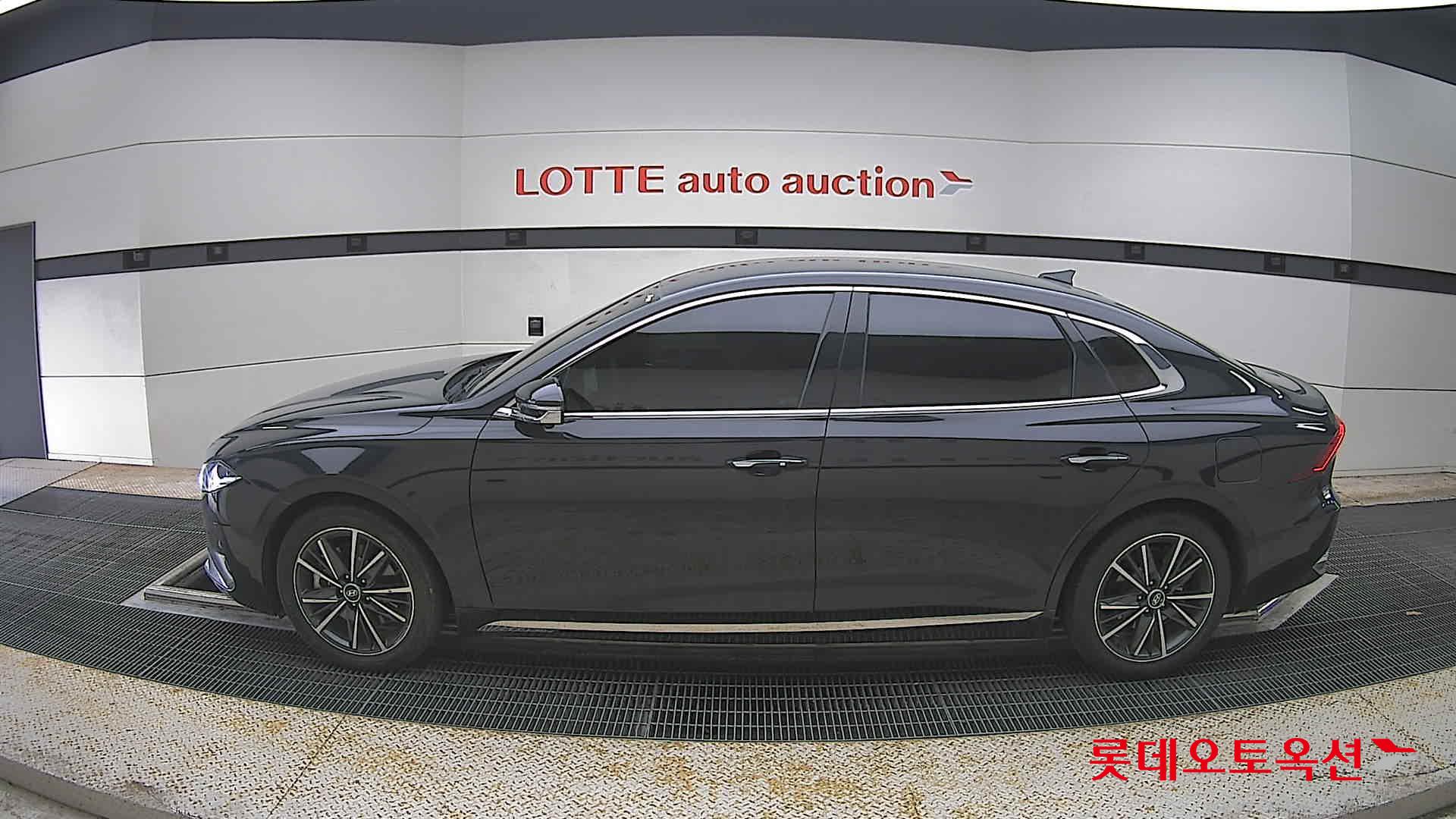 Hyundai Grandeur - 13