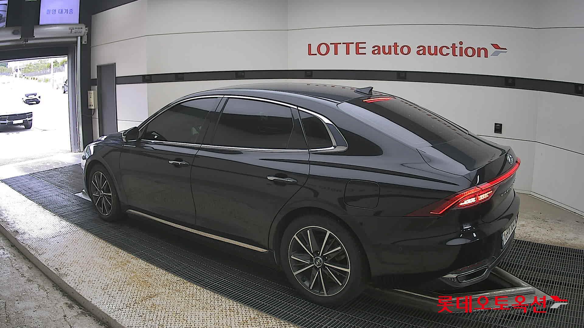 Hyundai Grandeur - 15