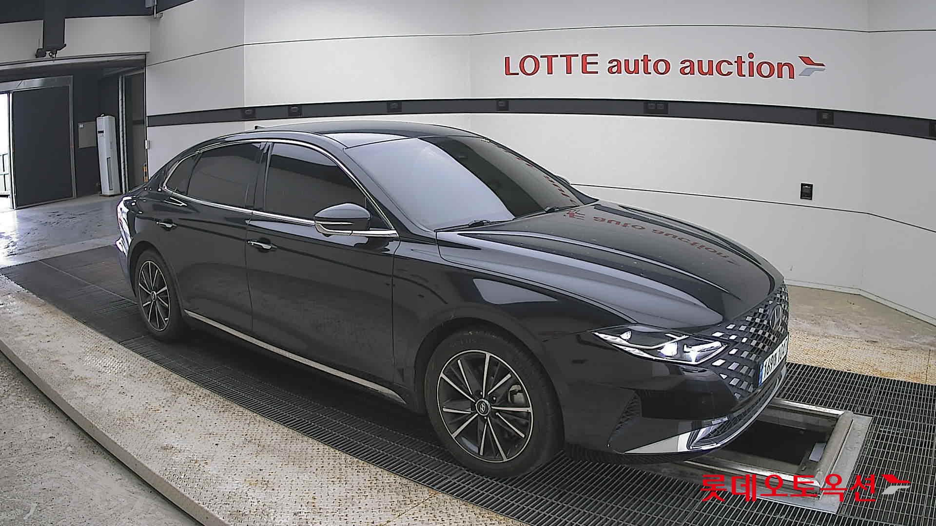 Hyundai Grandeur - 23