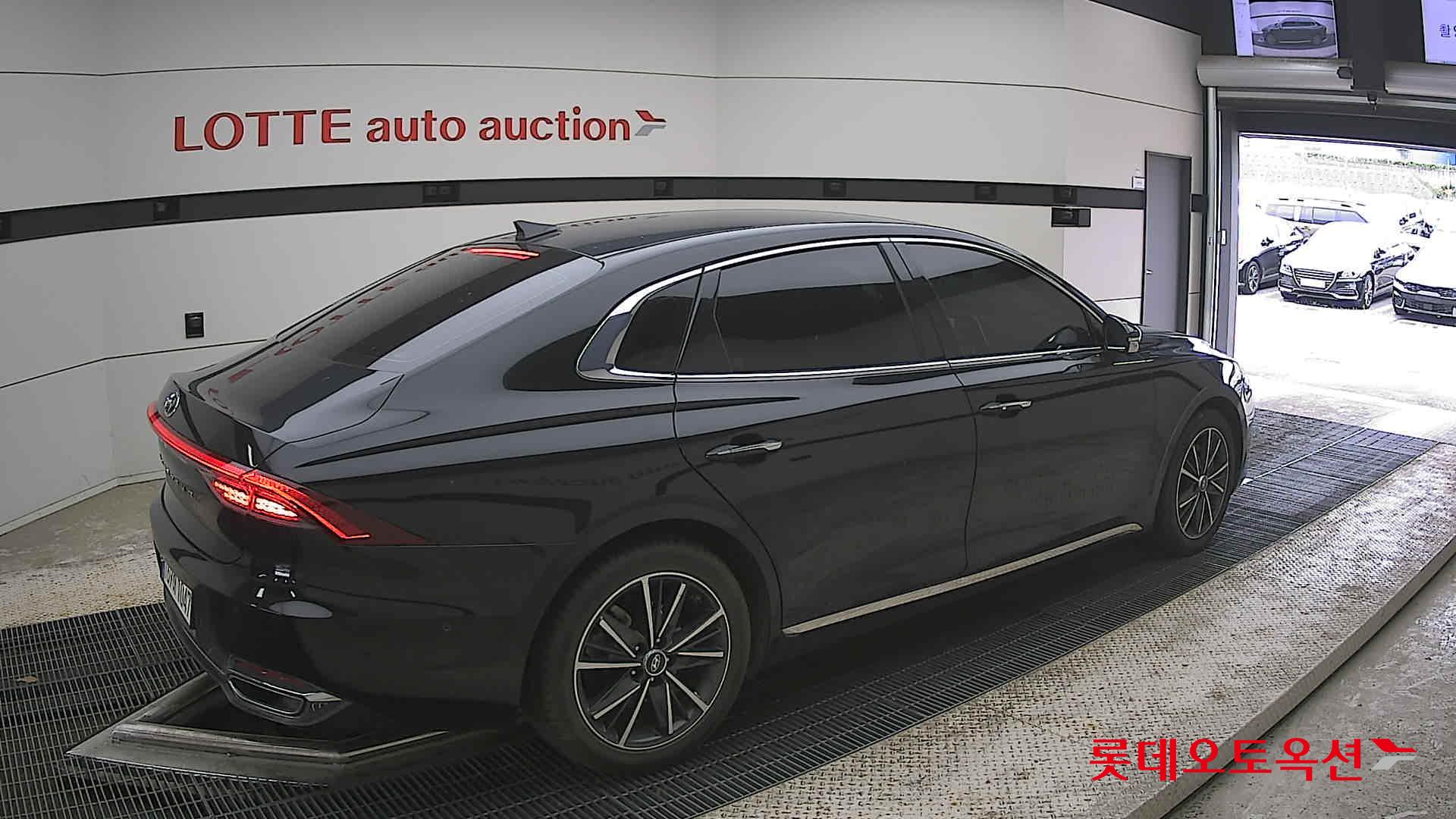 Hyundai Grandeur - 19