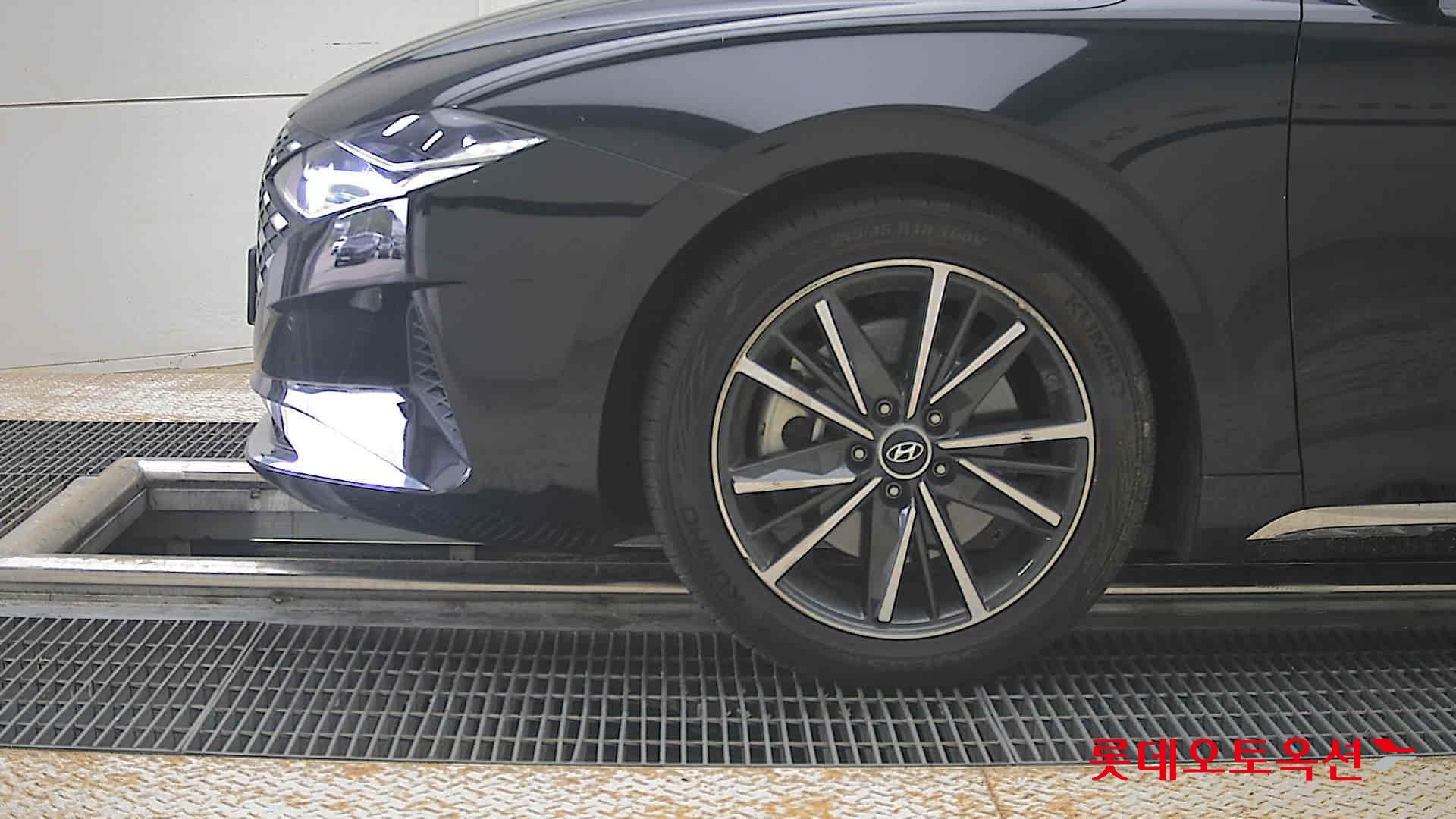 Hyundai Grandeur - 25