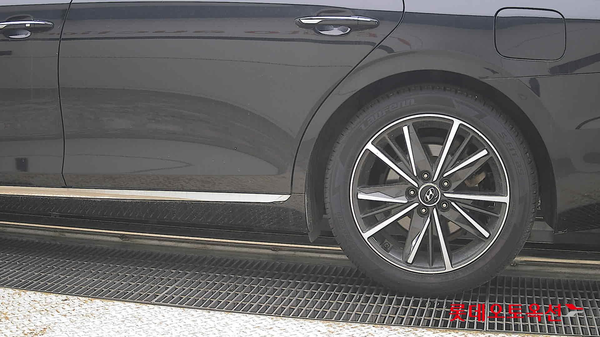Hyundai Grandeur - 26