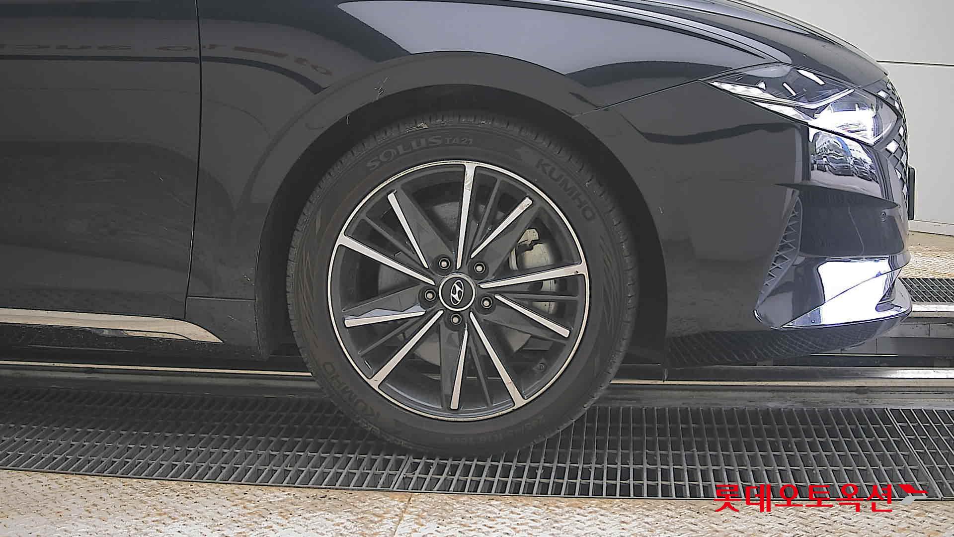 Hyundai Grandeur - 27