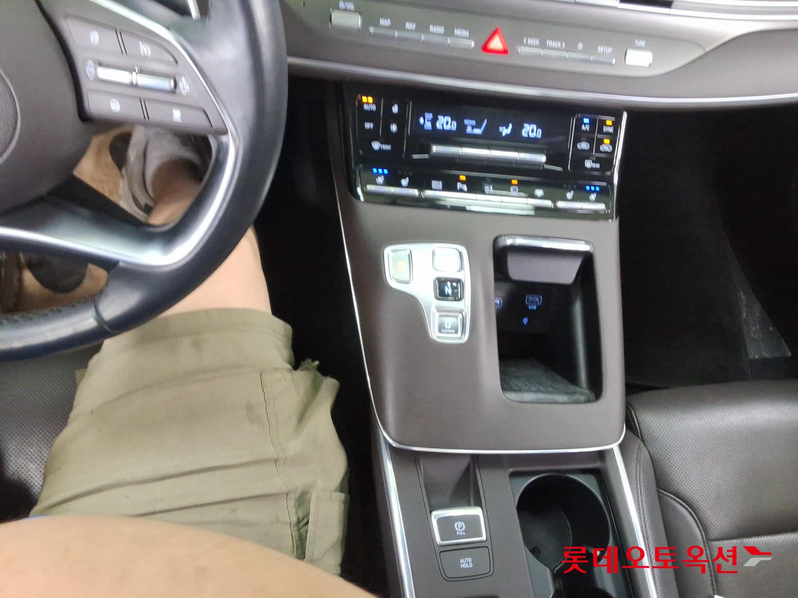 Hyundai Grandeur - 34
