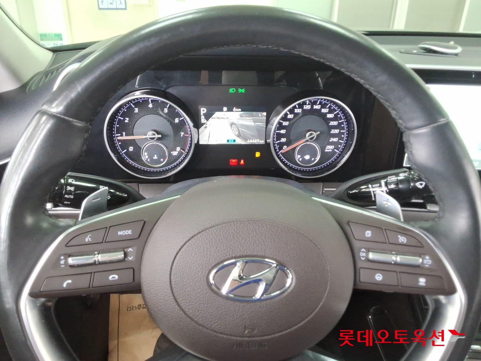 Hyundai Grandeur - 35