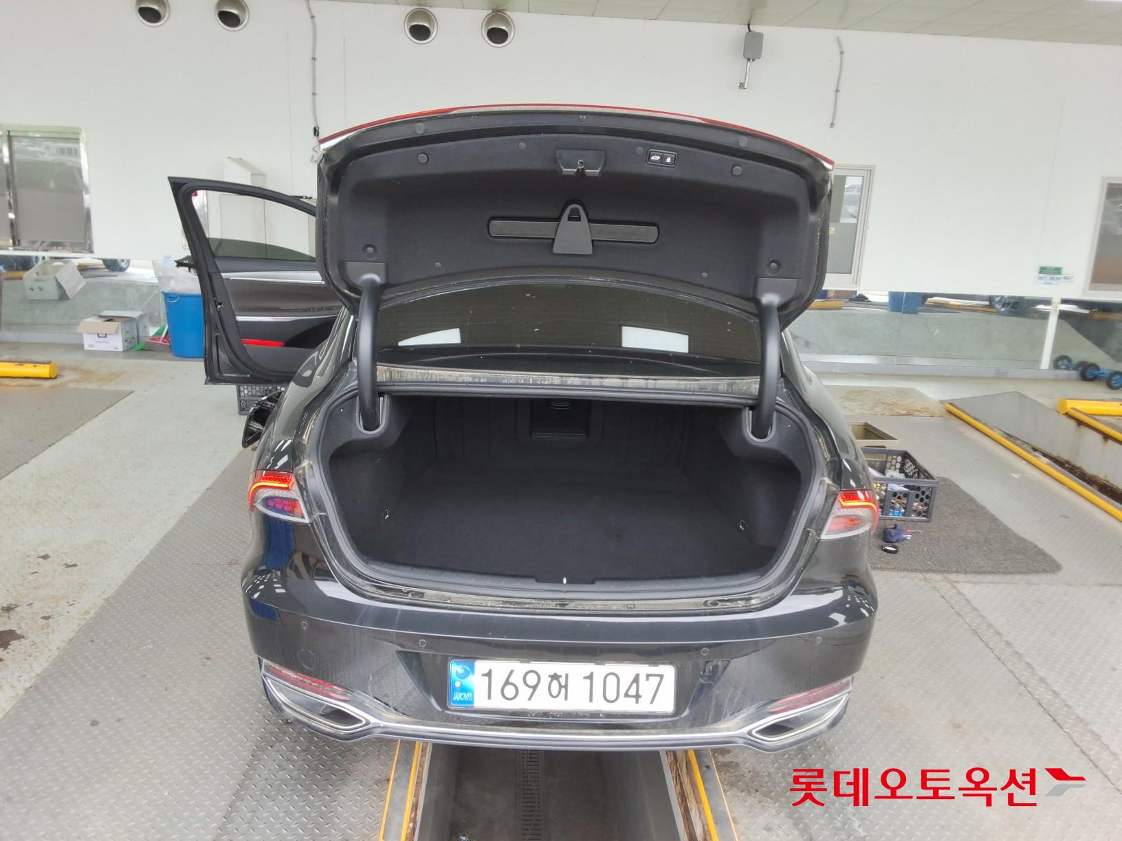 Hyundai Grandeur - 9
